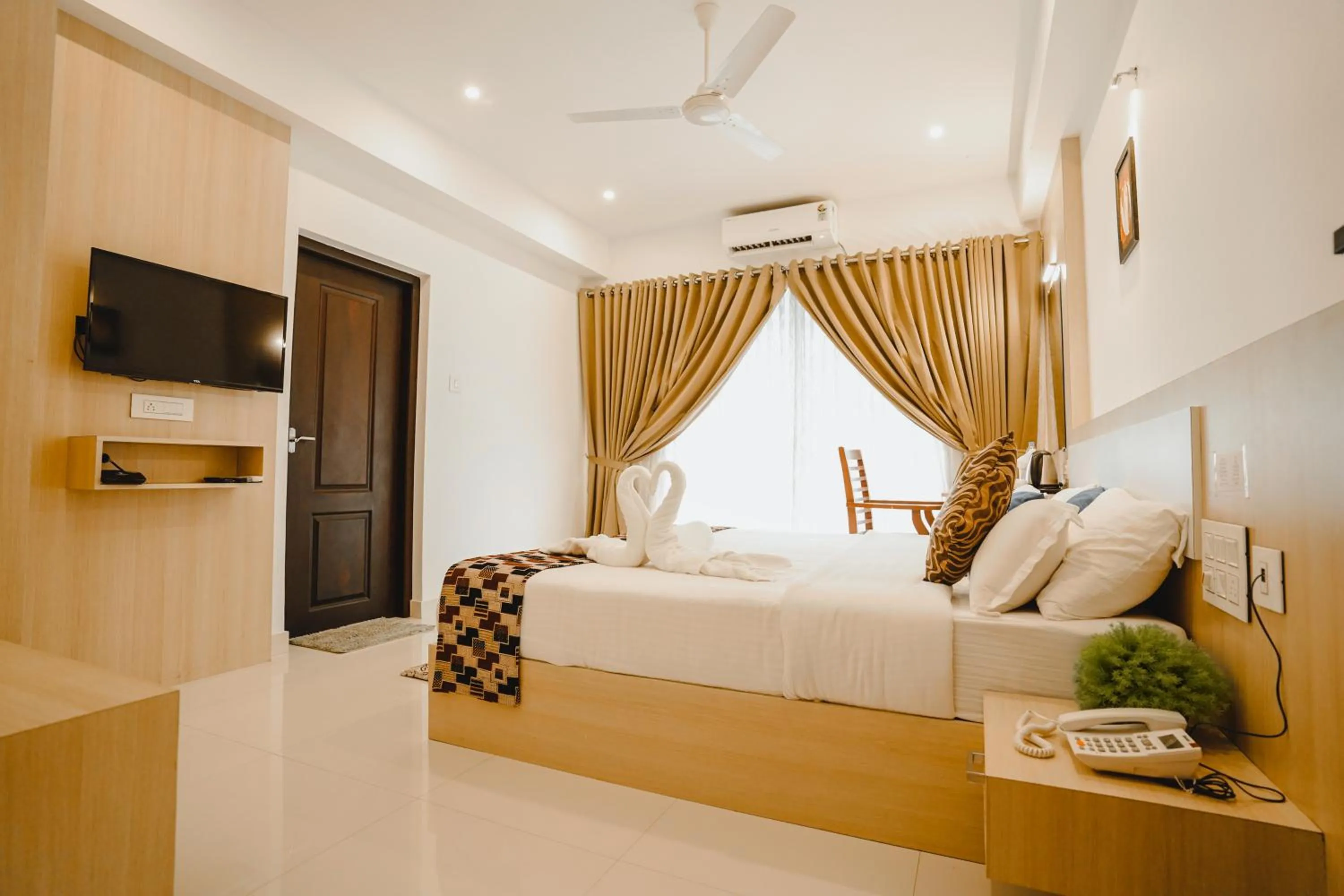 Bedroom, Bed in Athirappilly Rainland Resort