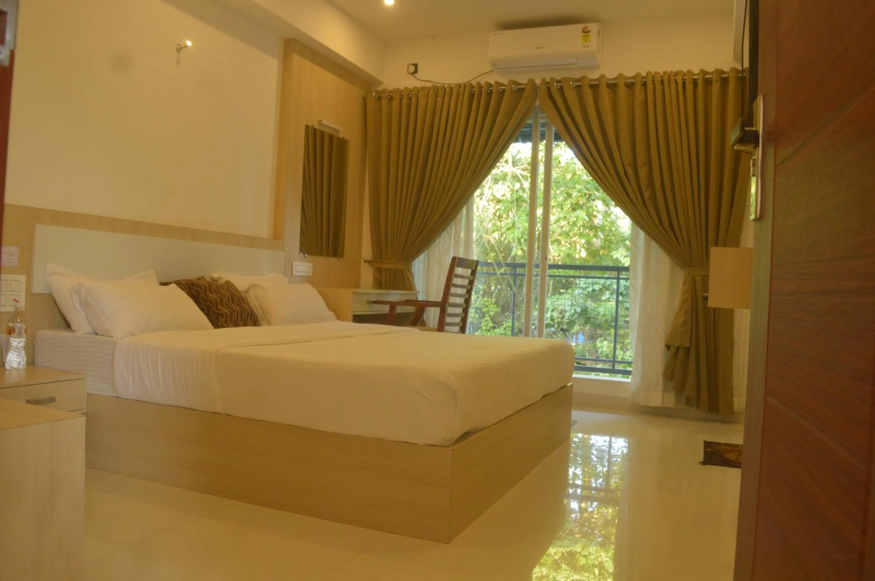 Bedroom, Bed in Athirappilly Rainland Resort