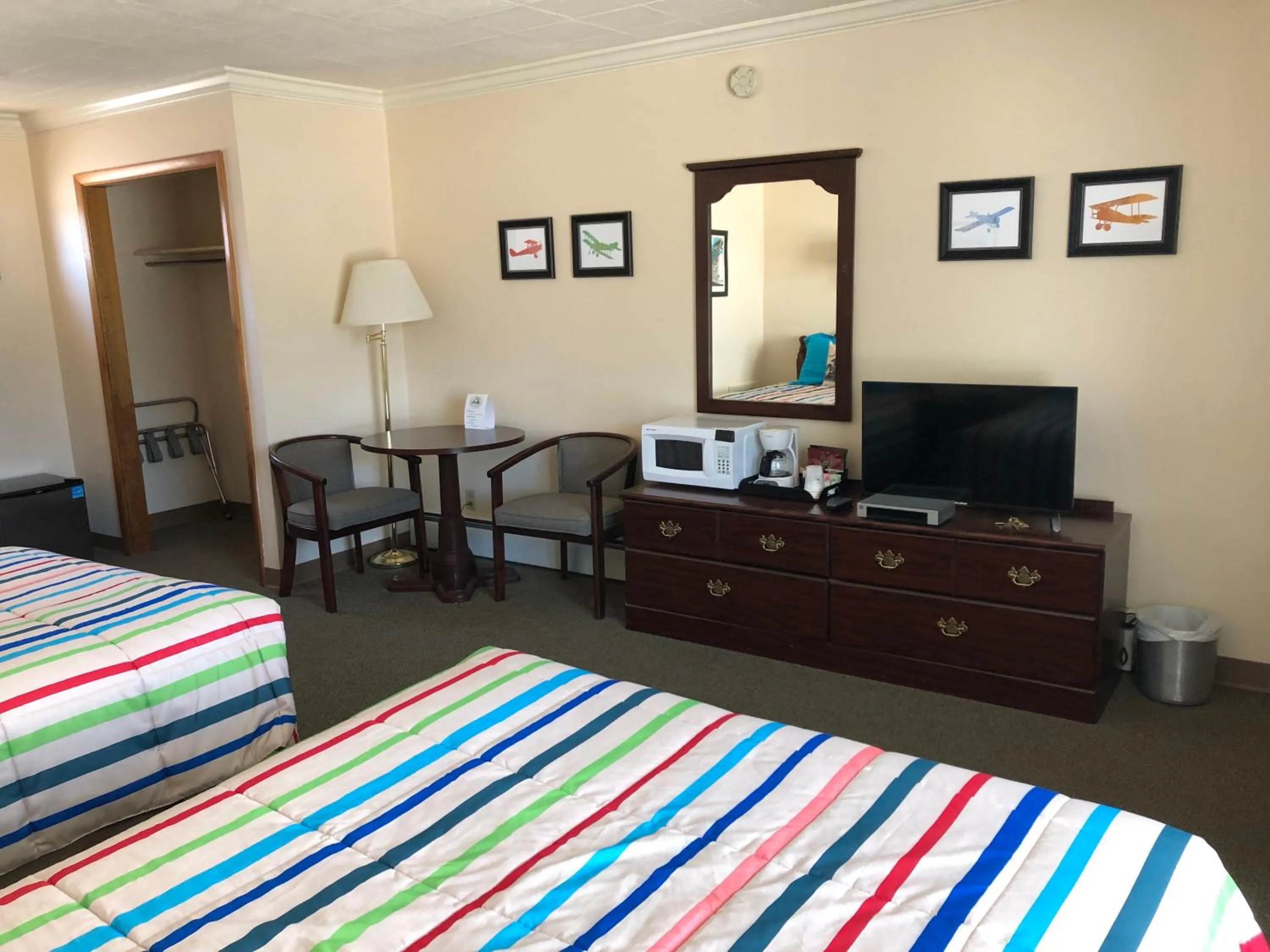 TV and multimedia in Mansion House Motel