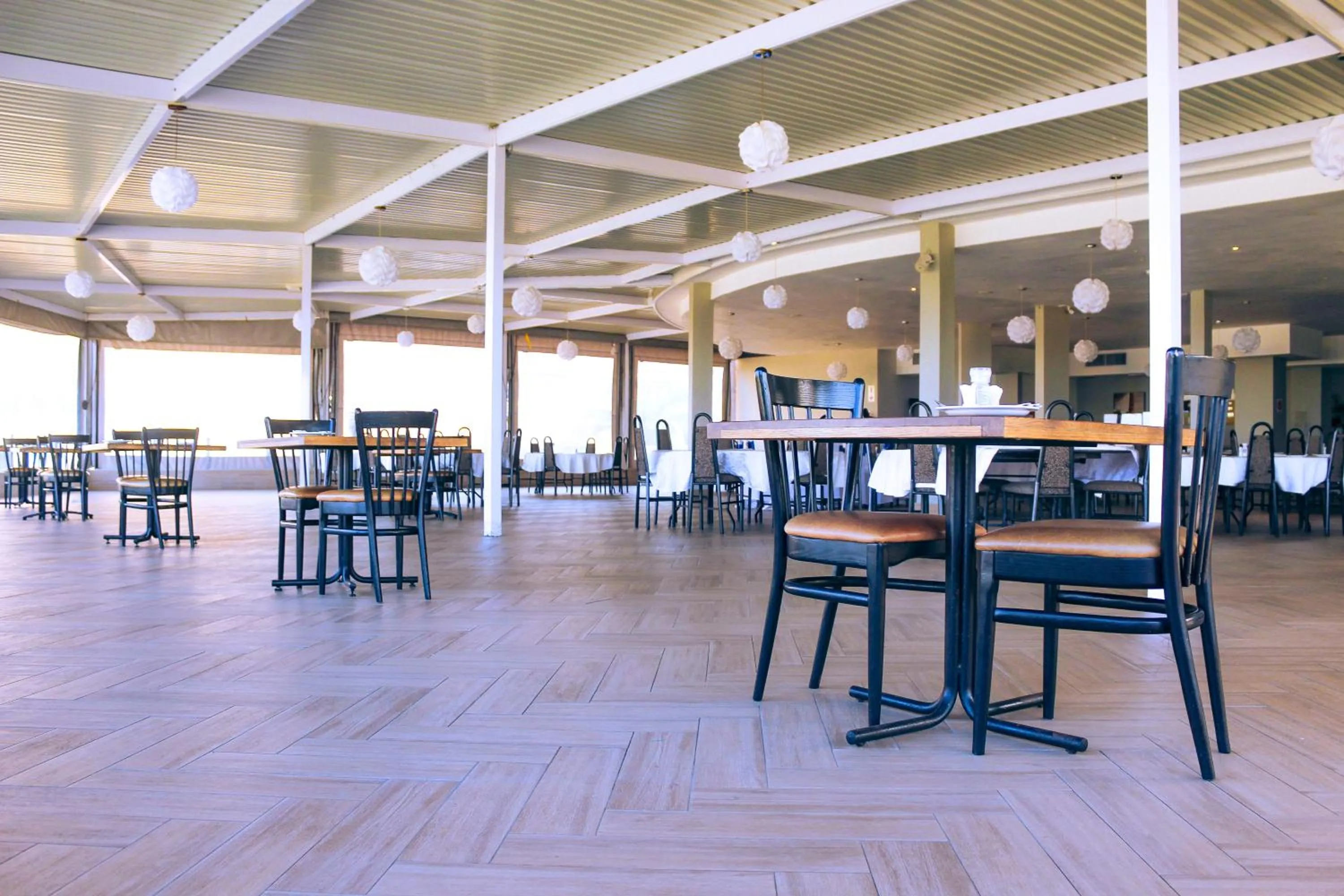 Restaurant/places to eat in Margate Hotel