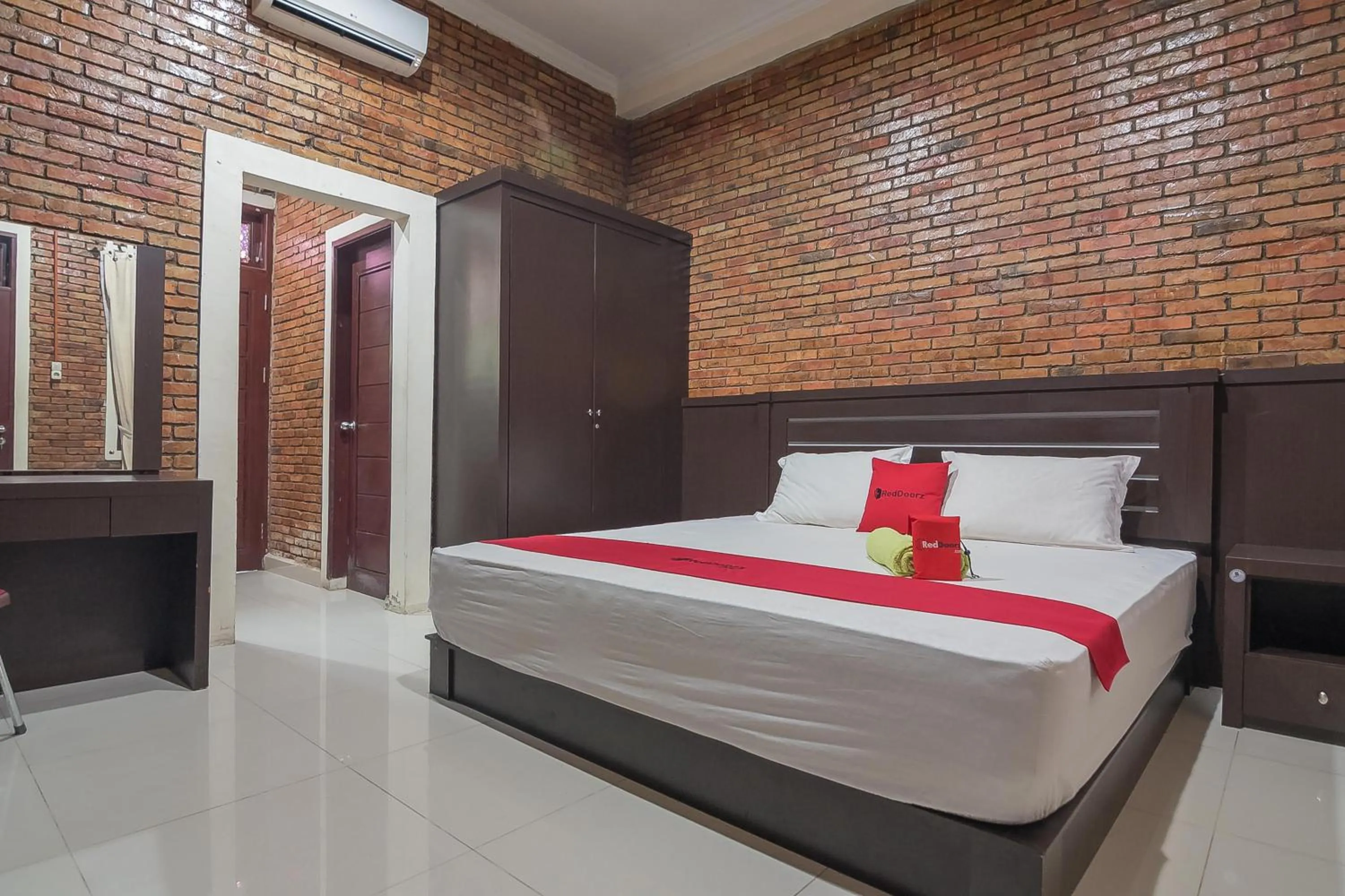 Bed in RedDoorz Plus near Cambridge City Square 2 Medan