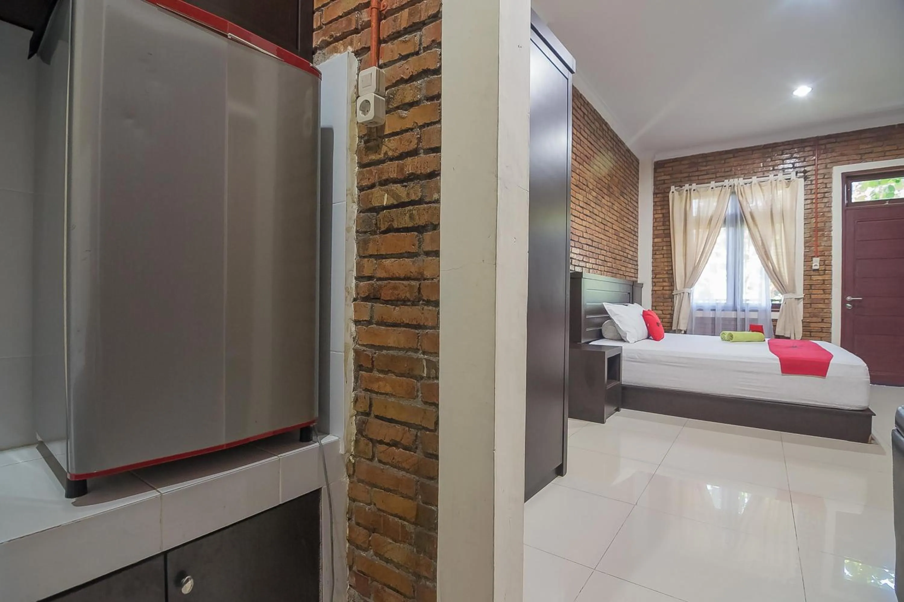 Bed in RedDoorz Plus near Cambridge City Square 2 Medan