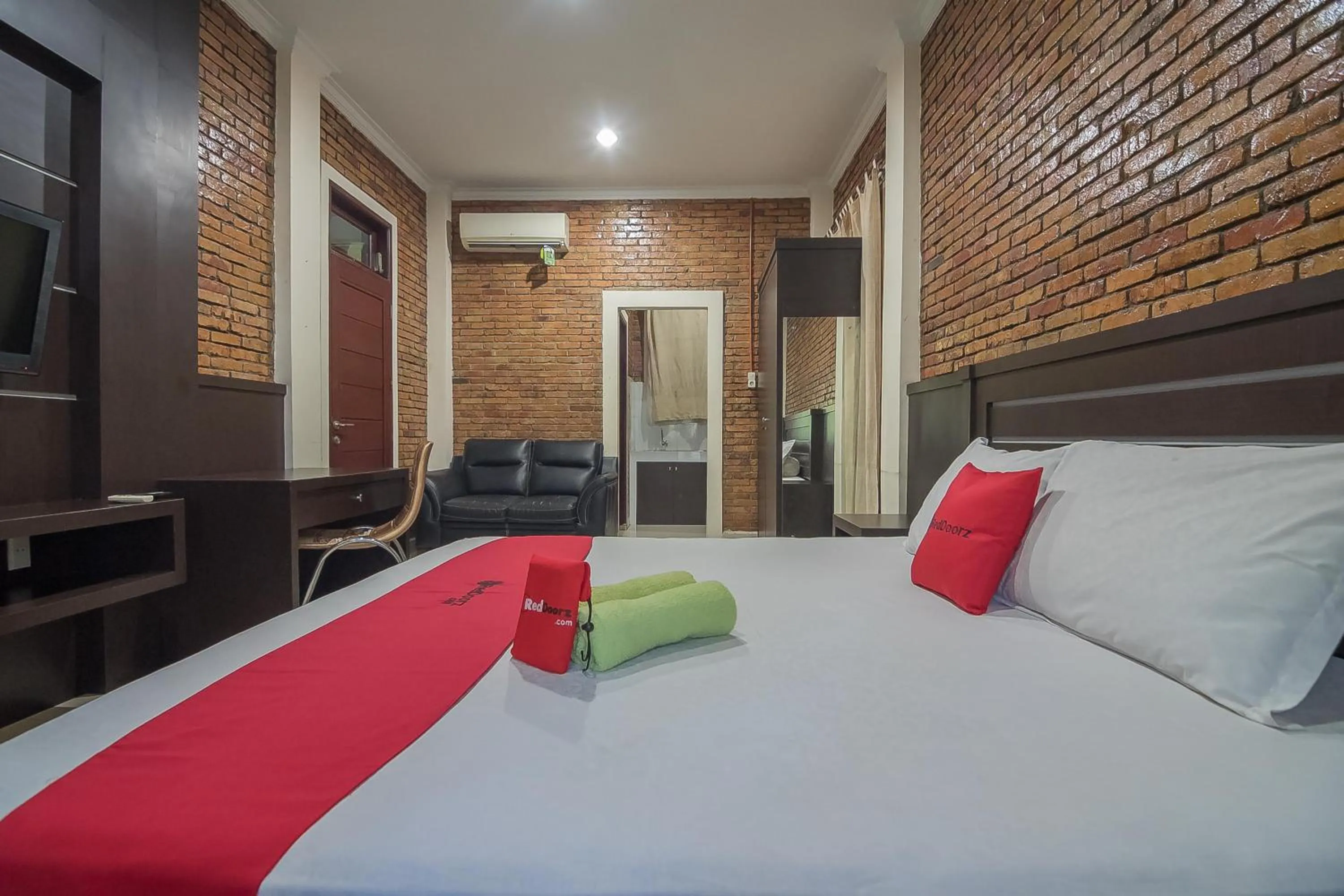 Bed in RedDoorz Plus near Cambridge City Square 2 Medan