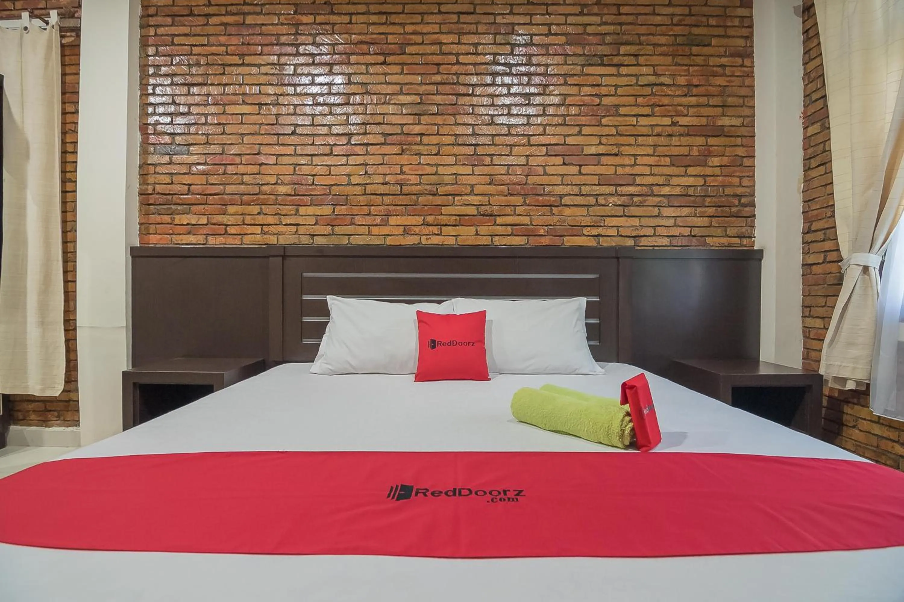 Bedroom, Bed in RedDoorz Plus near Cambridge City Square 2 Medan