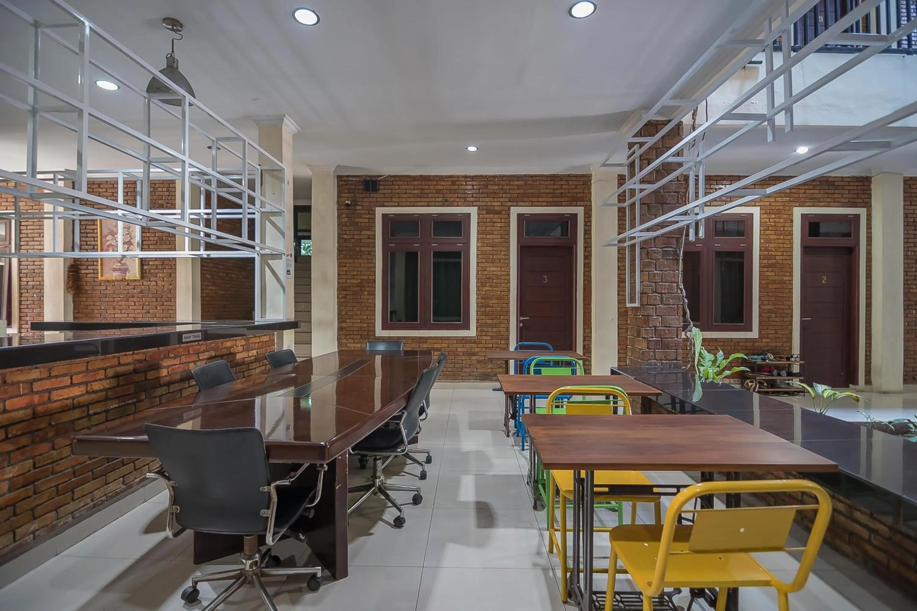 RedDoorz Plus near Cambridge City Square 2 Medan