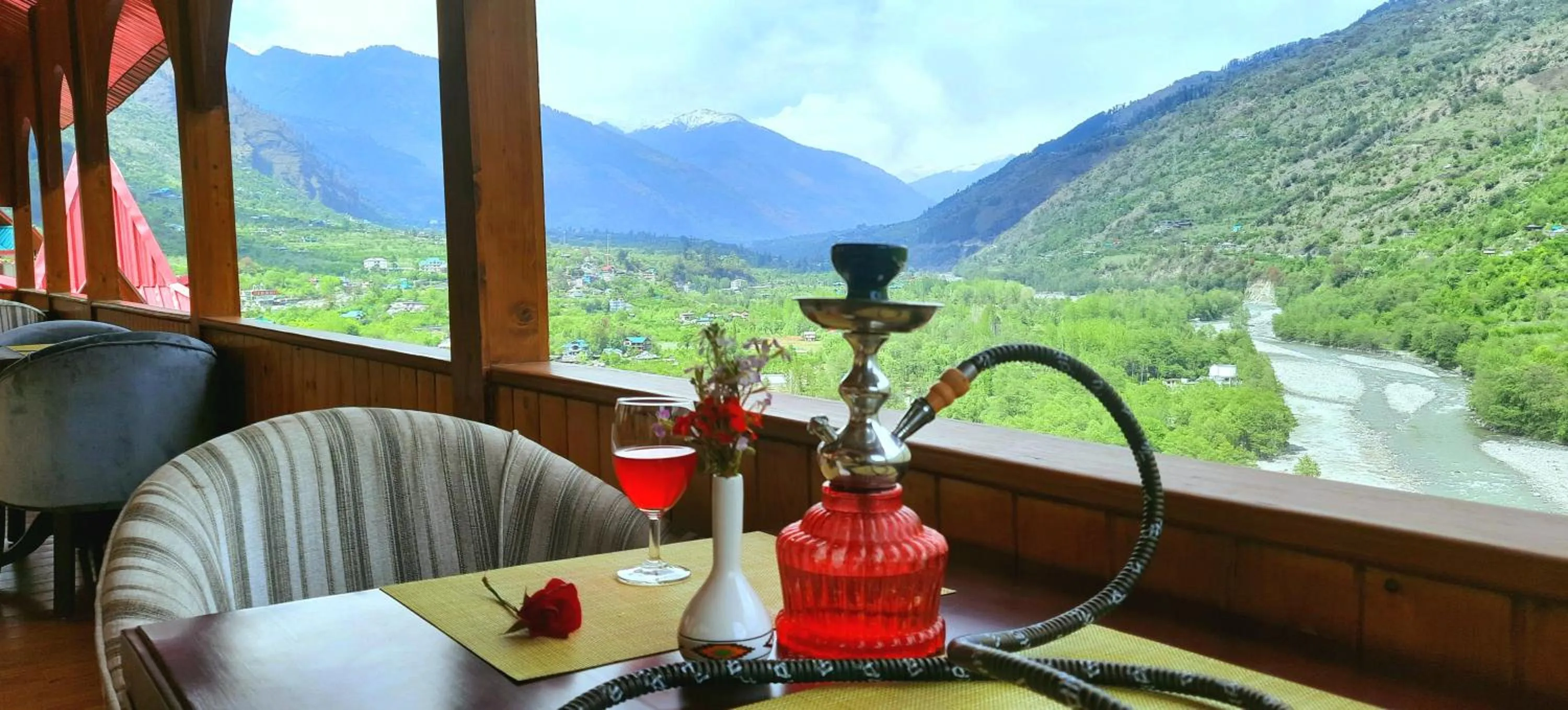 Restaurant/places to eat in Regenta Inn by Riverside Manali