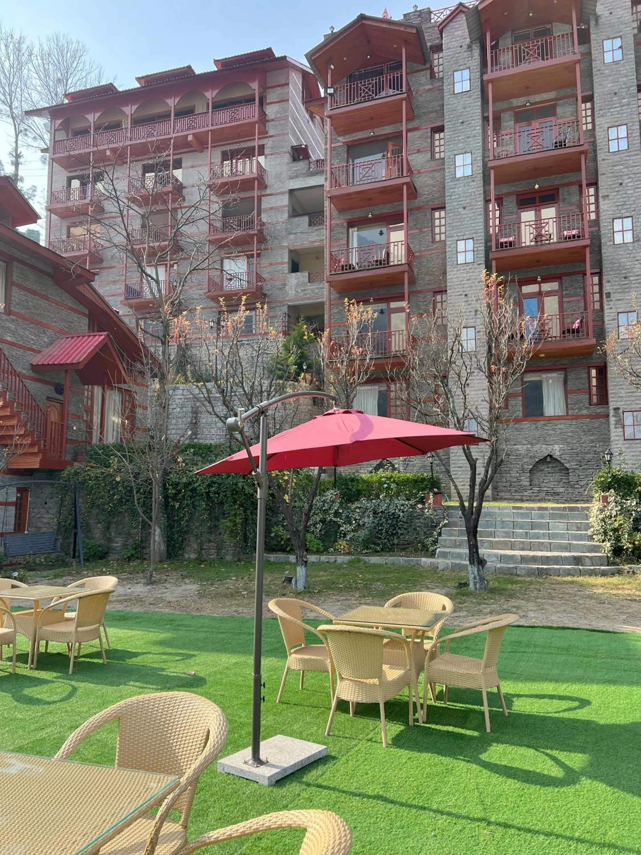 Restaurant/places to eat in Regenta Inn by Riverside Manali