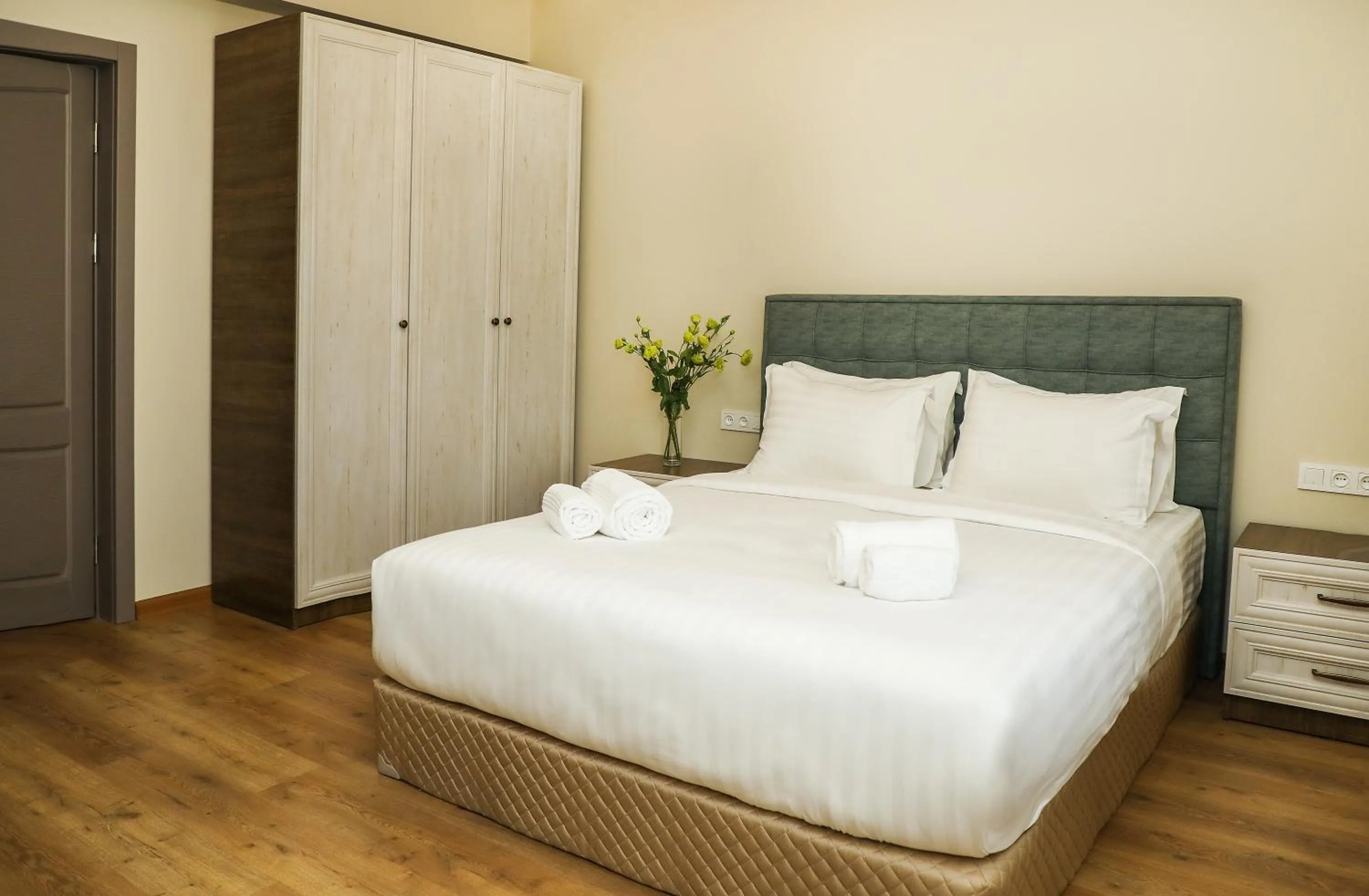 Photo of the whole room, Bed in Teryan Pushkin Apart Hotel