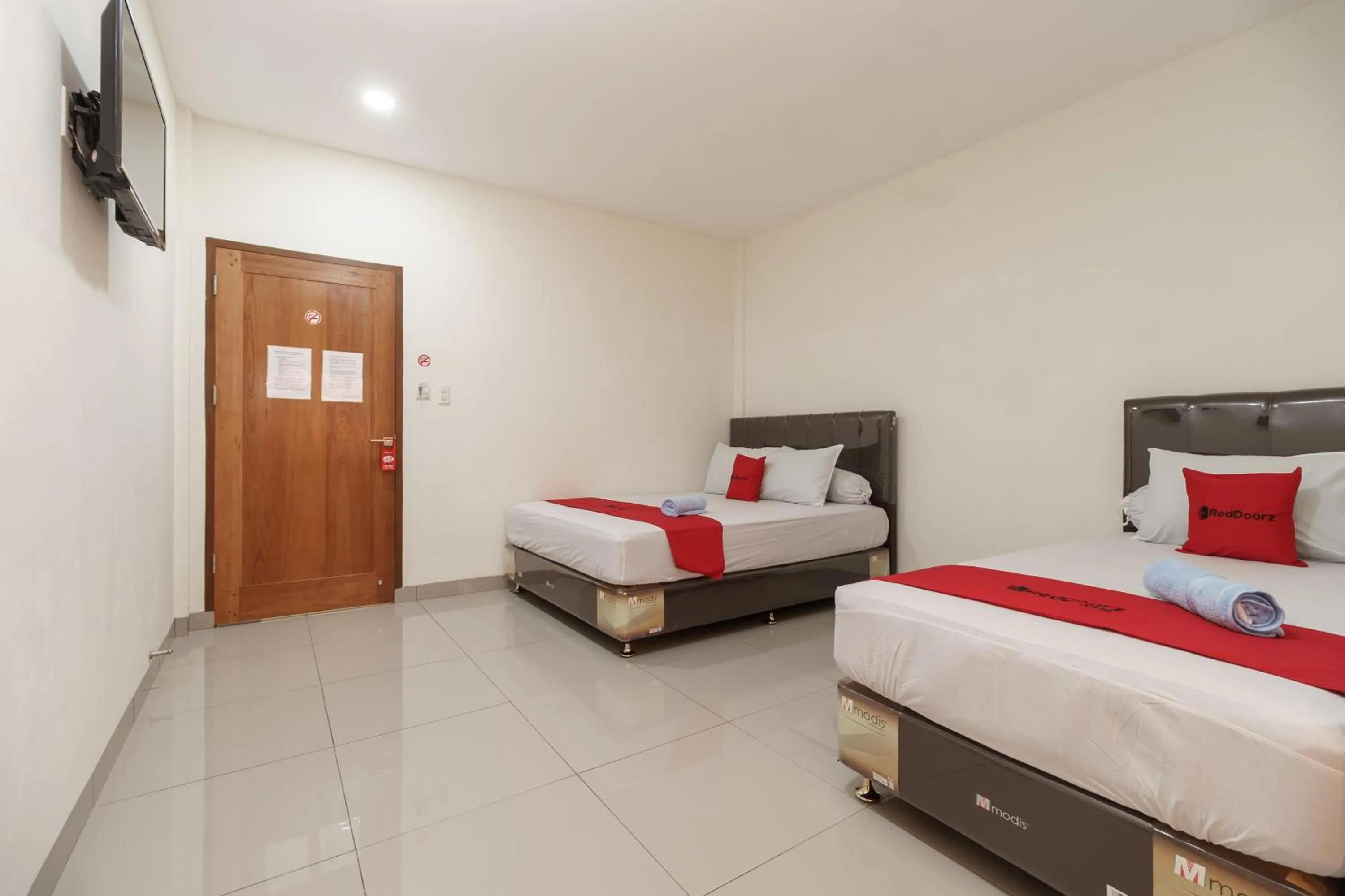 Bedroom in RedDoorz Syariah near Universitas Serambi Mekkah