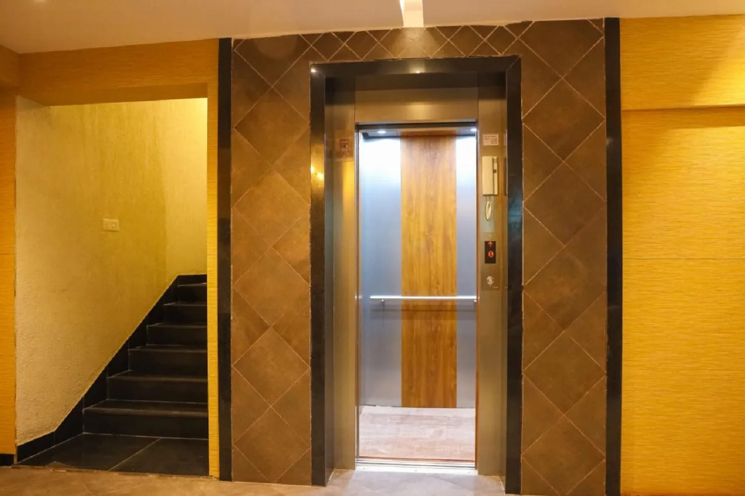 Area and facilities in First Inn Hotels Chennai