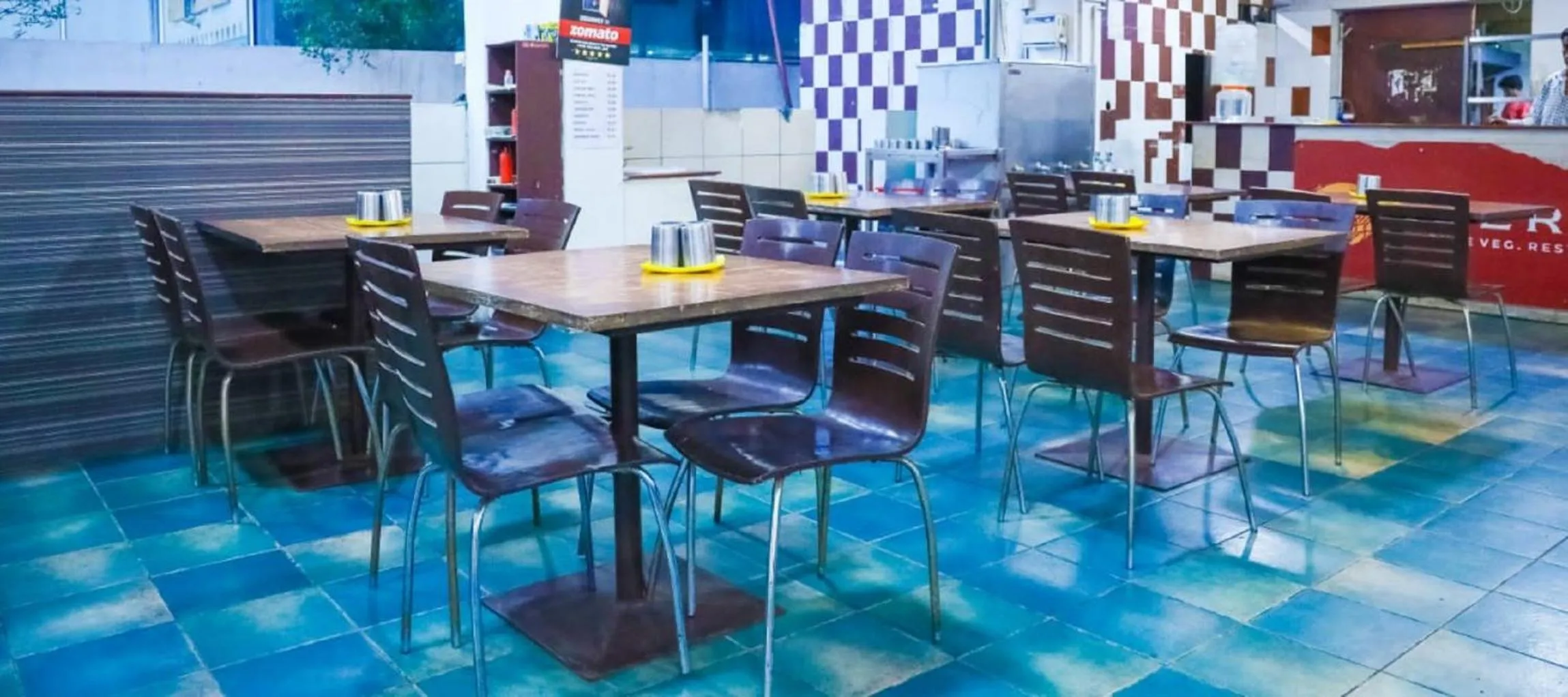 Restaurant/places to eat in First Inn Hotels Chennai