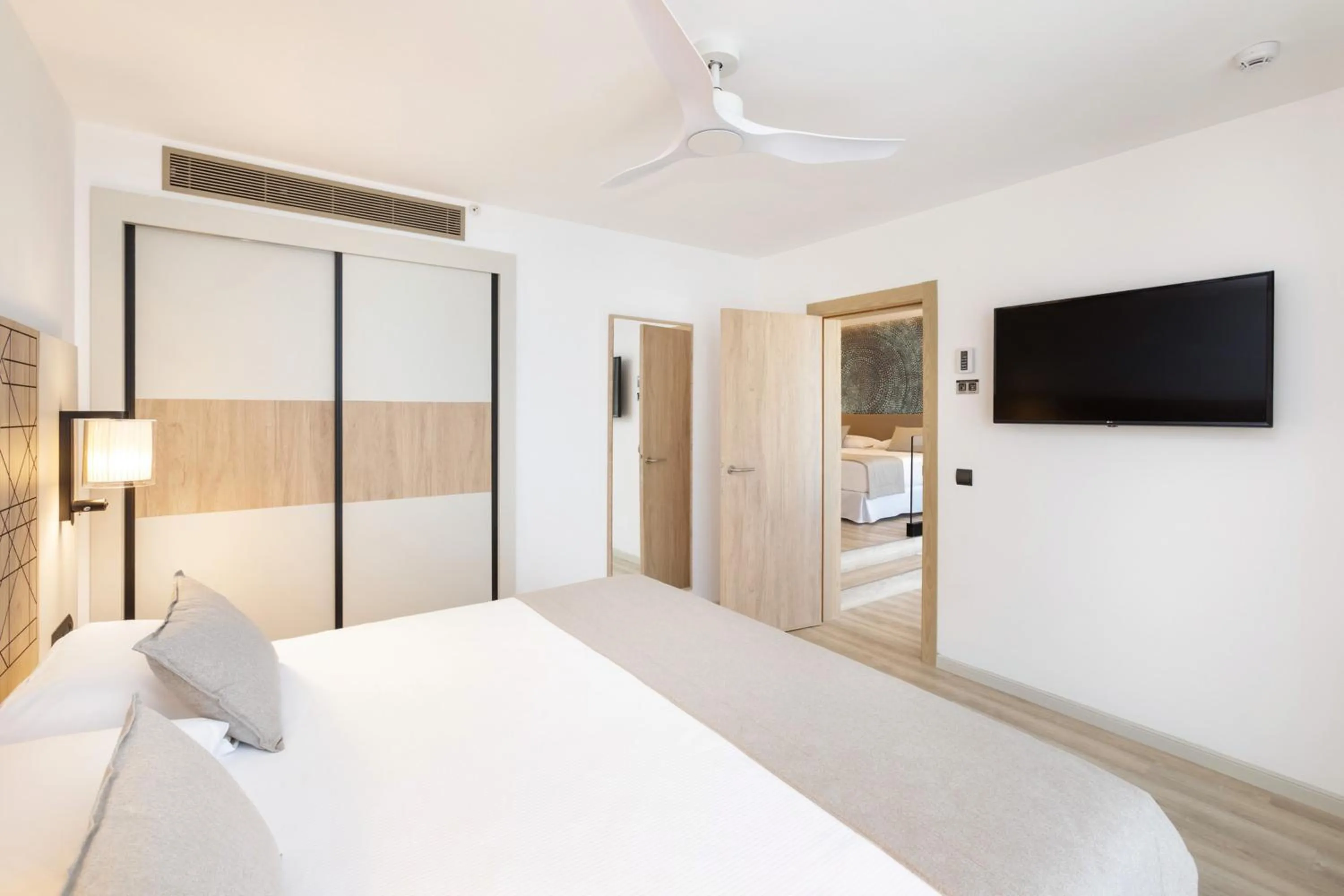 Bedroom, Bed in Hotel Riu Palace Jandia