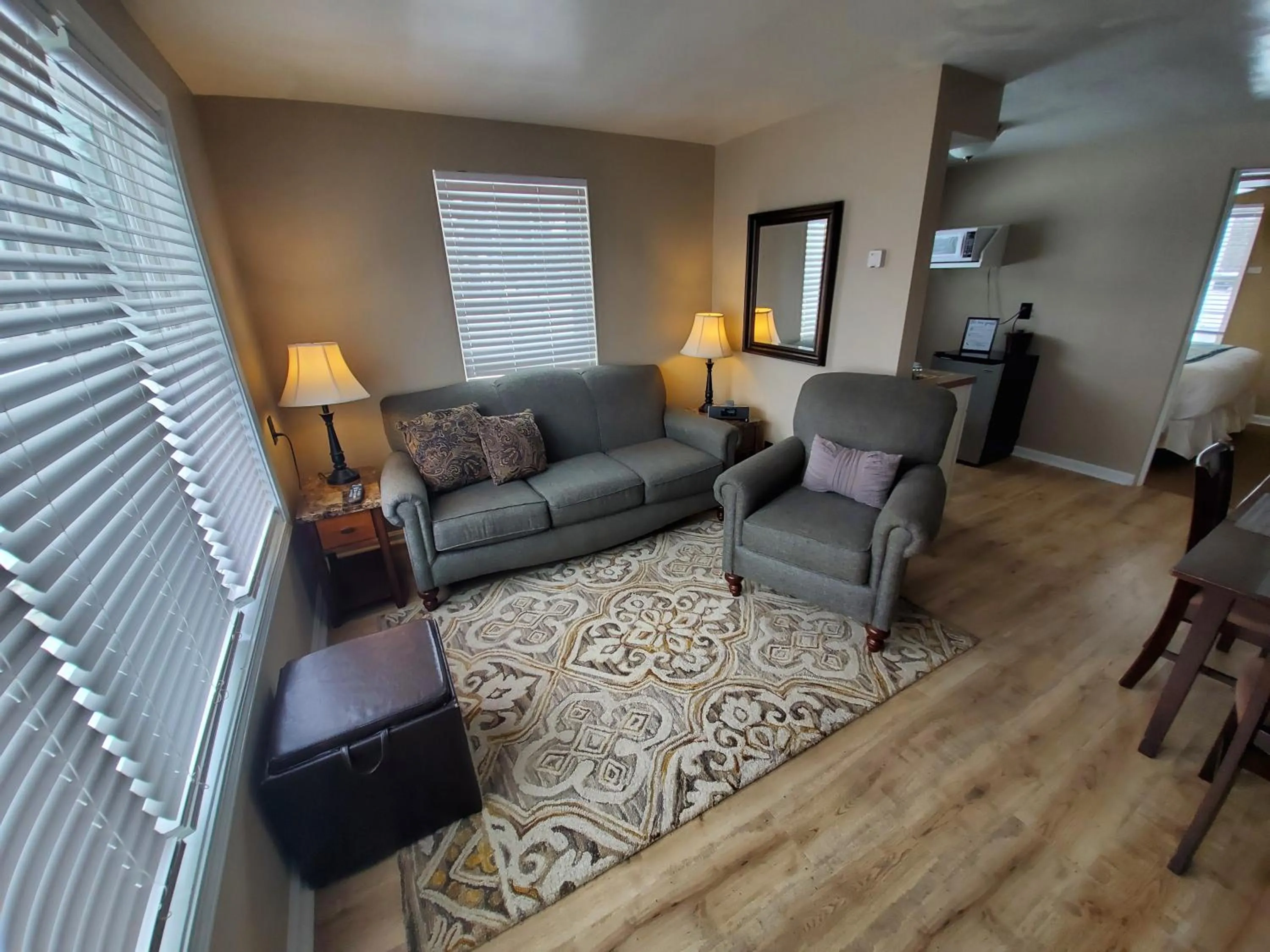 Living room in The Lakehouse Inn Geneva
