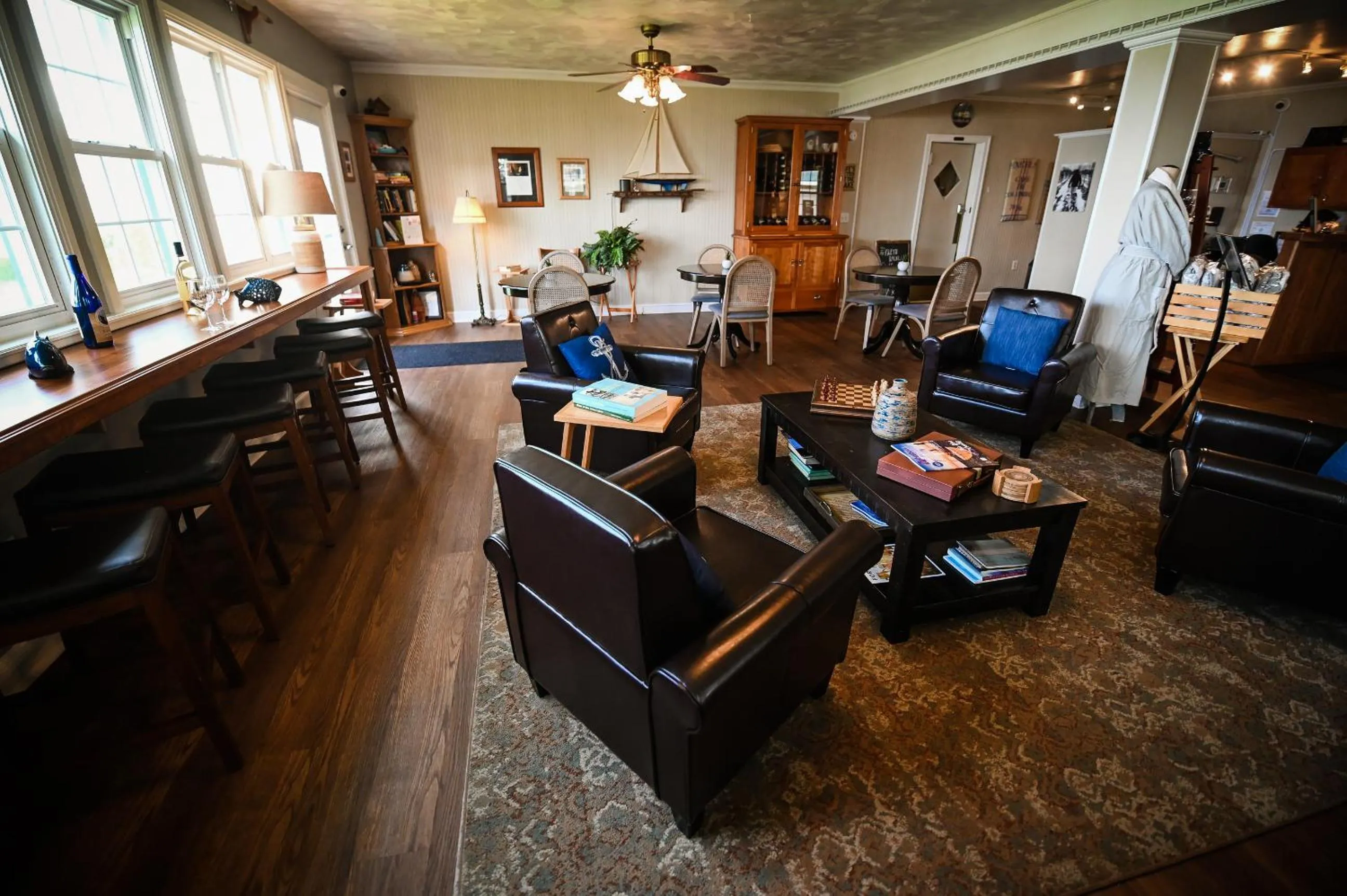 Property building in The Lakehouse Inn Geneva