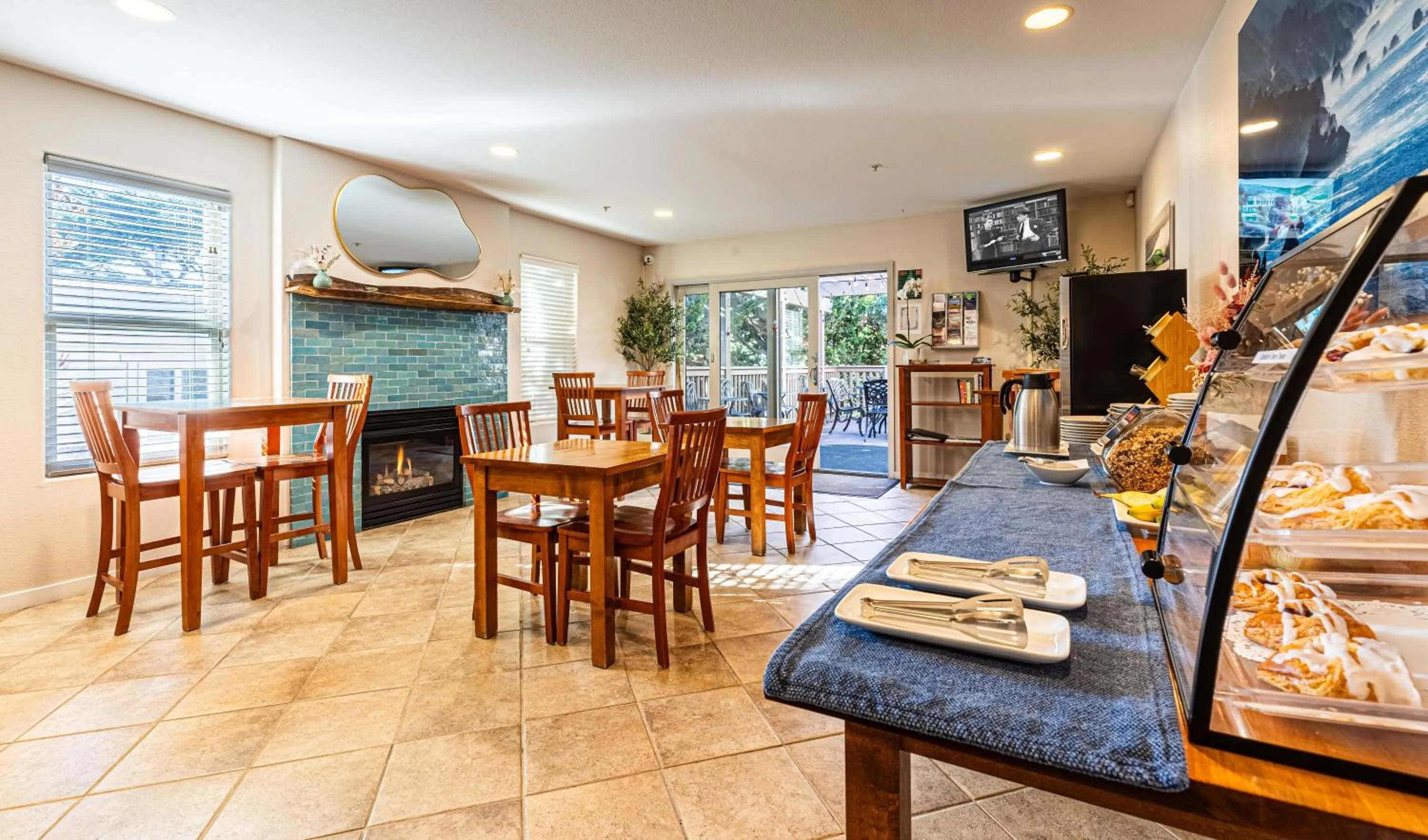 Breakfast in Little Sur Inn