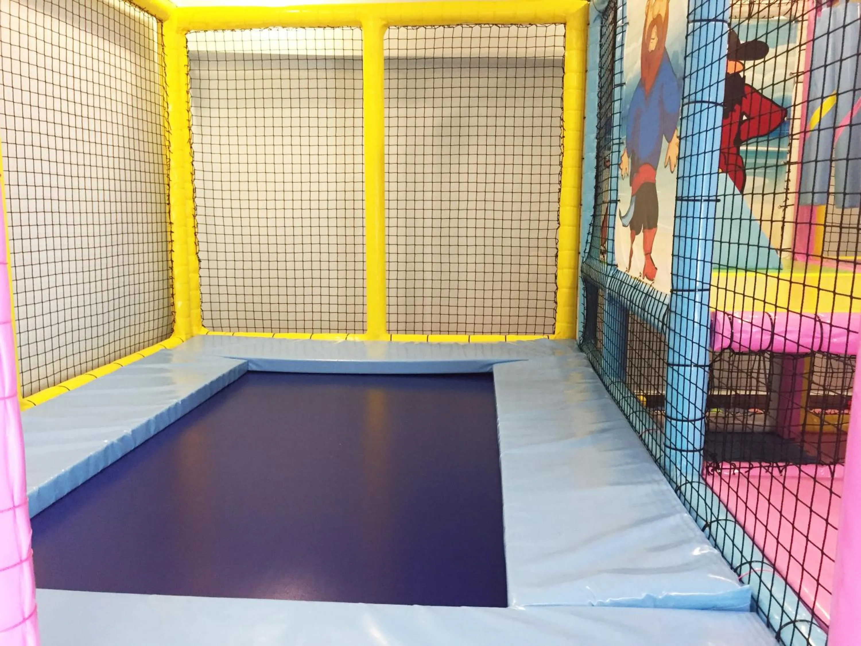 Kids's club in Green Hills Suites