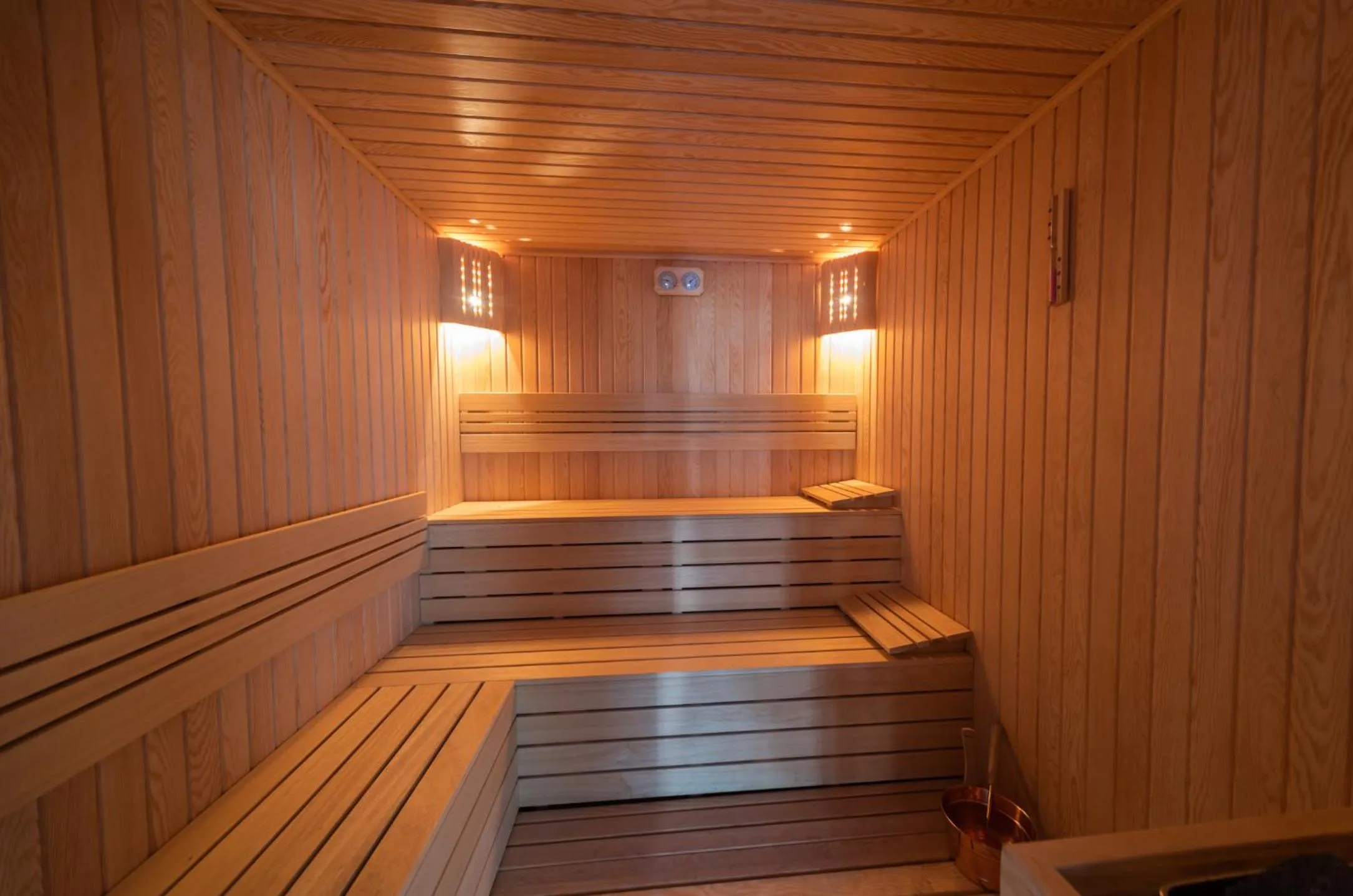 Sauna in Green Hills Suites