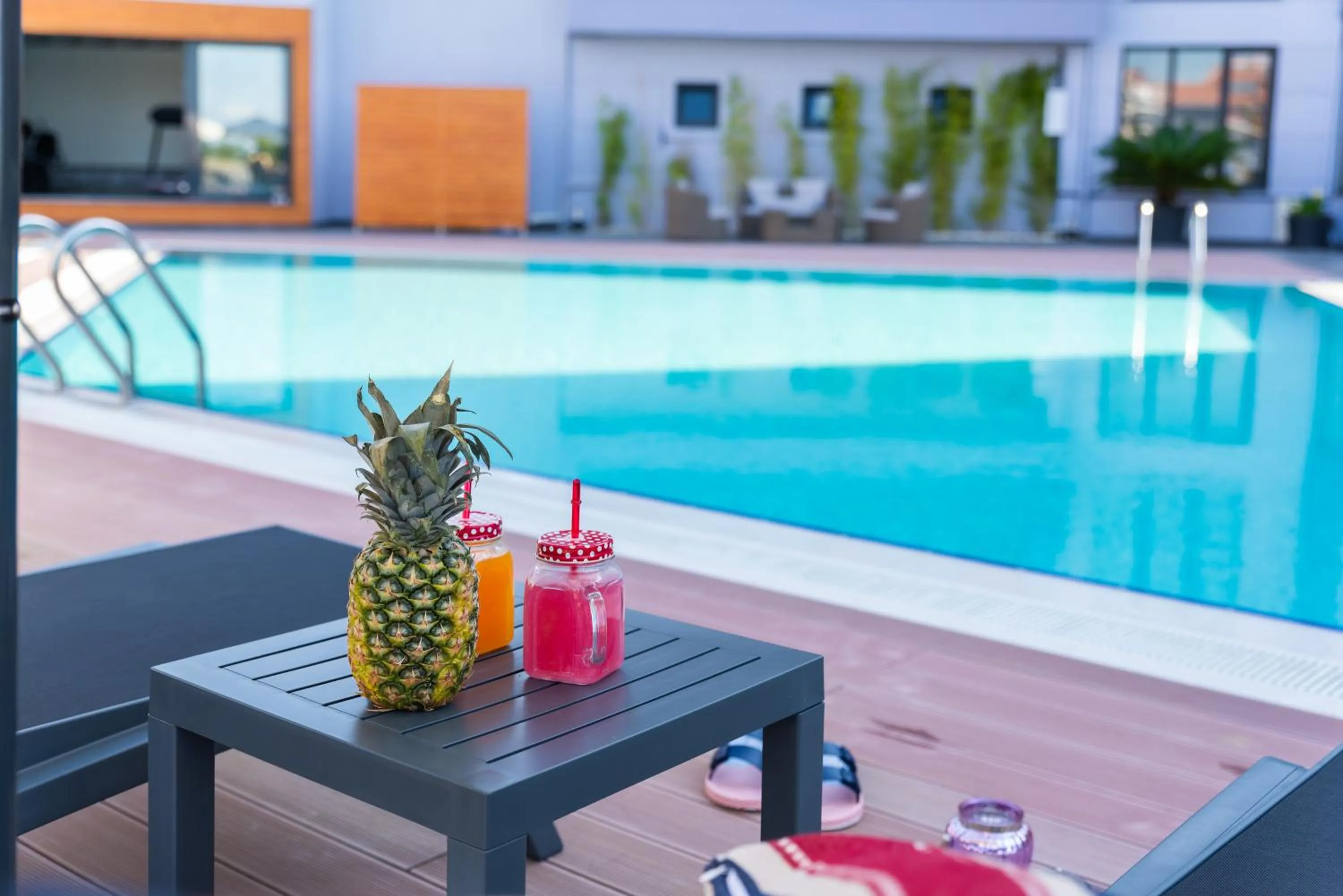 Swimming pool in Green Hills Suites