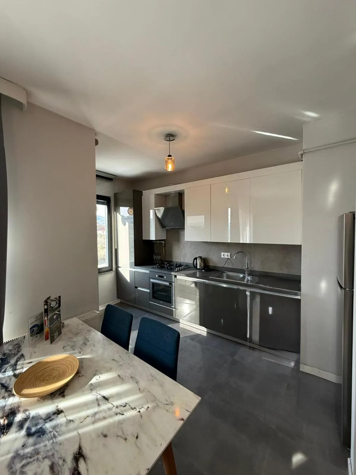 Kitchen or kitchenette in Green Hills Suites