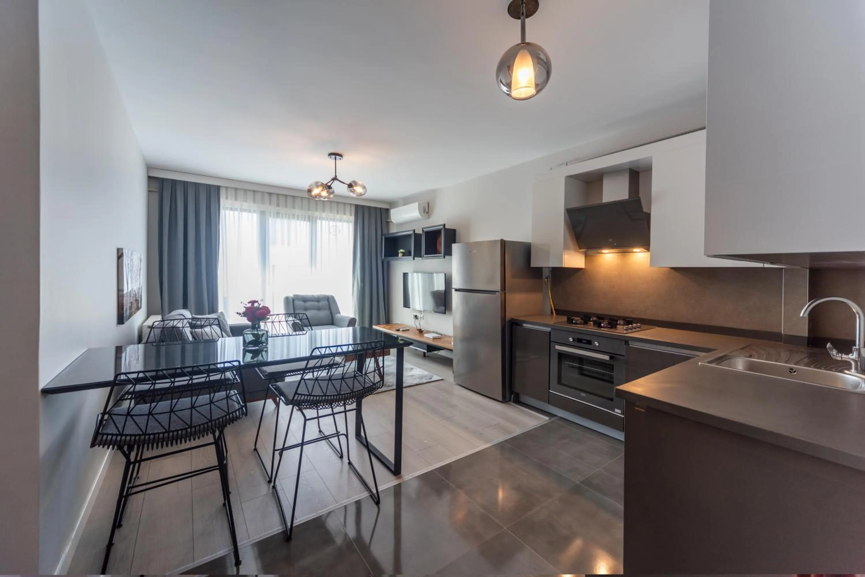 Kitchen or kitchenette in Green Hills Suites