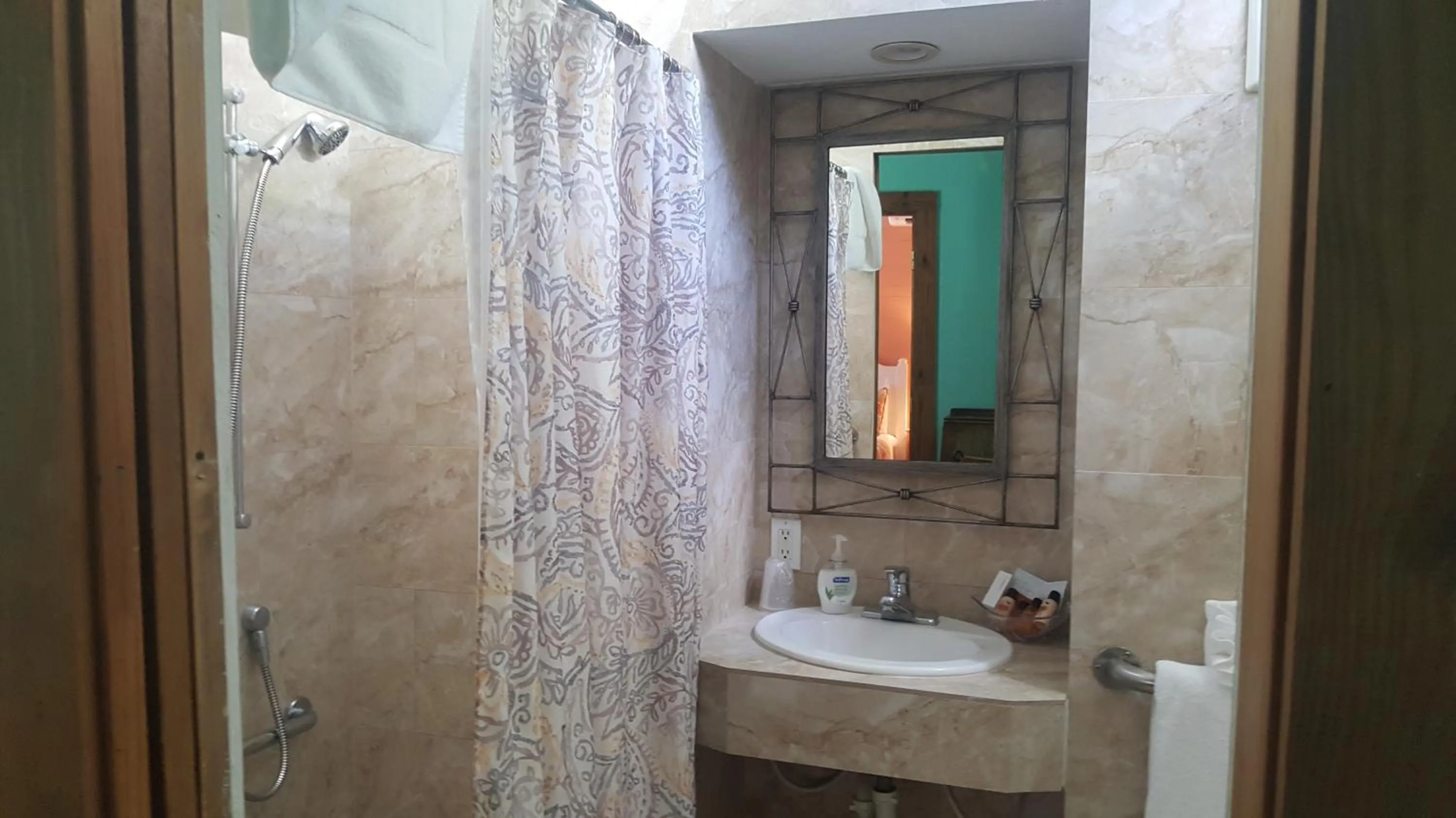 Courtney's Place Historic Cottages & Inns