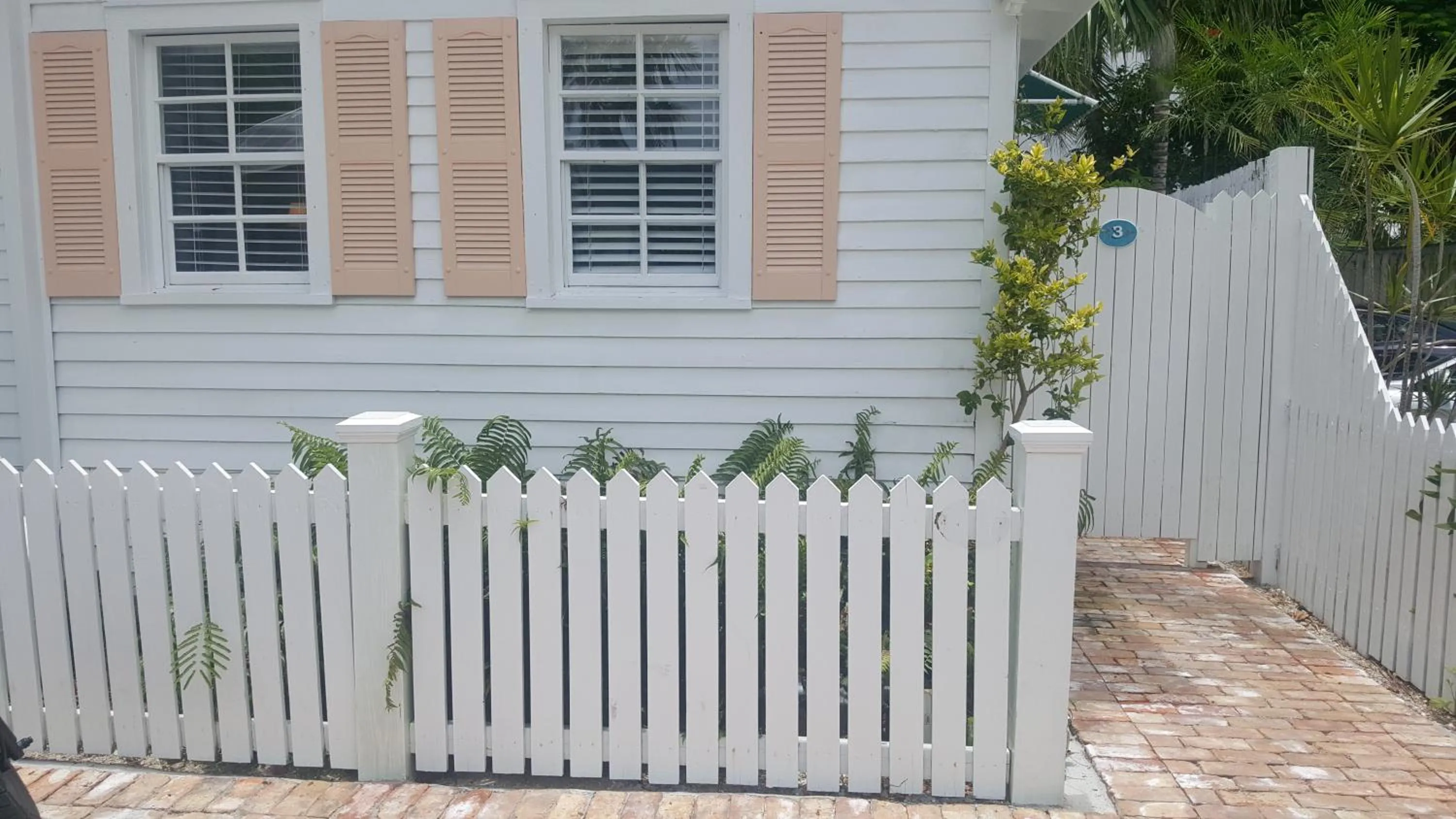 Courtney's Place Historic Cottages & Inns