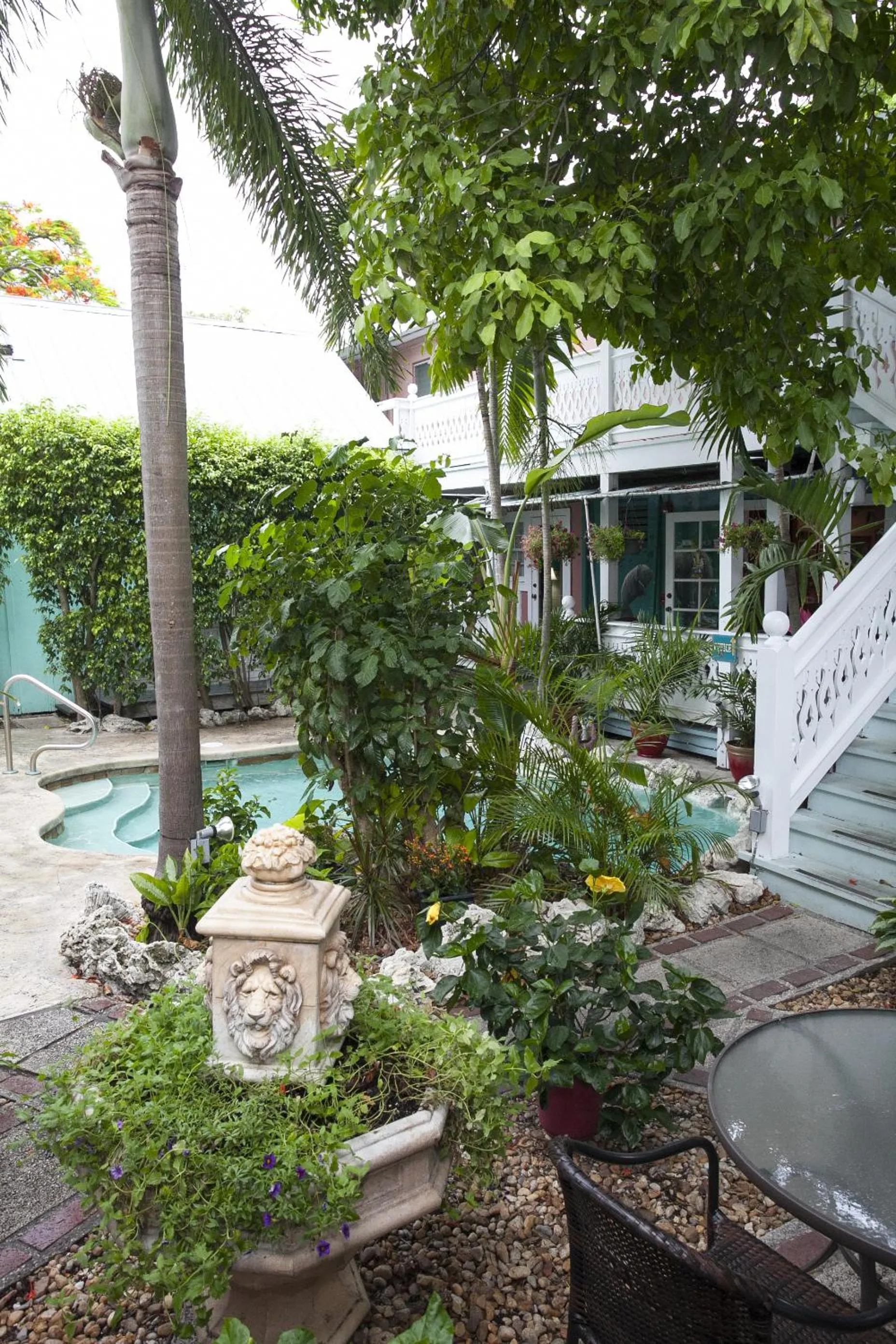 Garden in Courtney's Place Historic Cottages & Inns