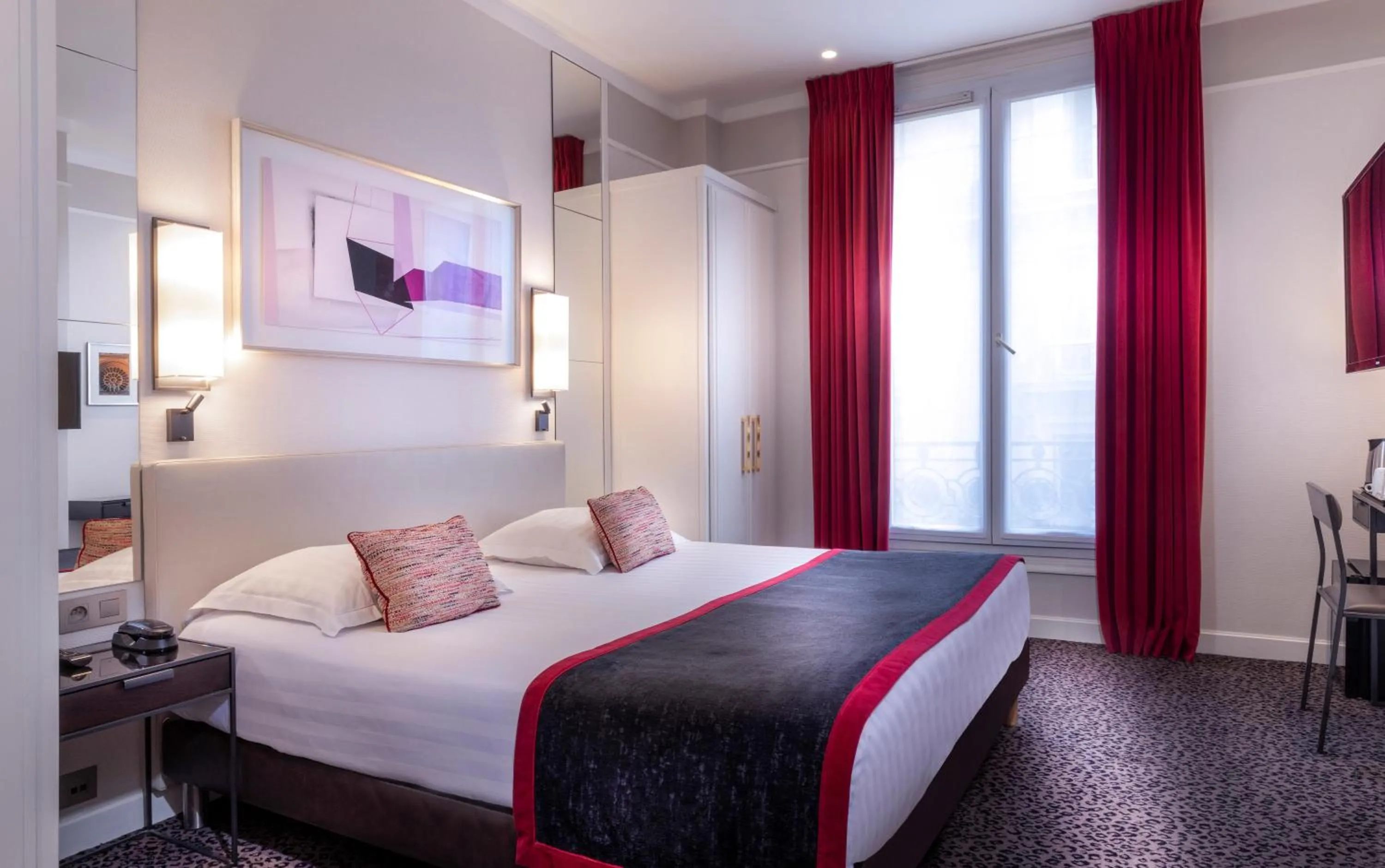 Photo of the whole room, Bed in Hôtel Du Bois Champs-Elysées