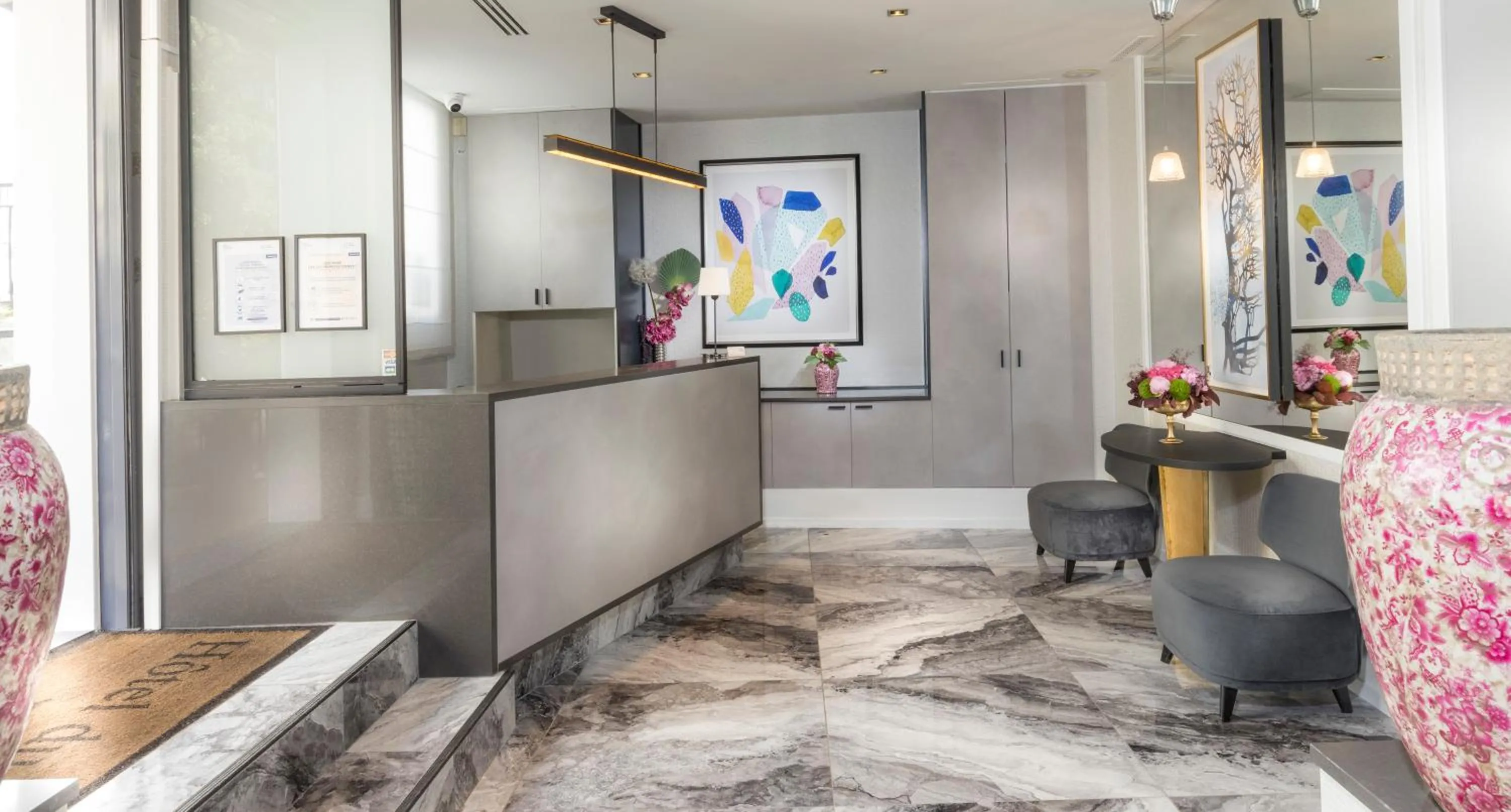 Lobby or reception in Hôtel Du Bois Champs-Elysées