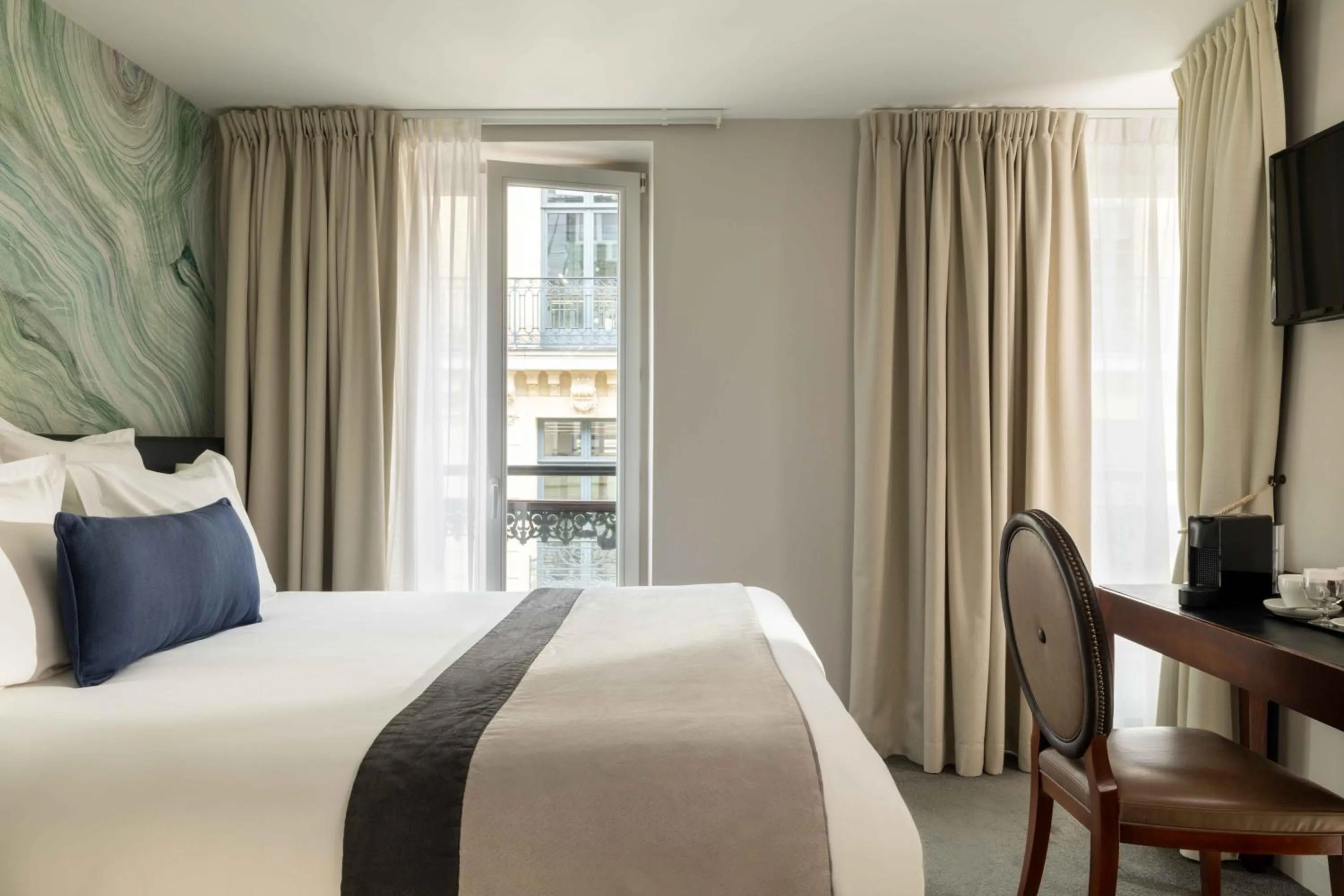 Bed in Queen Mary Opera