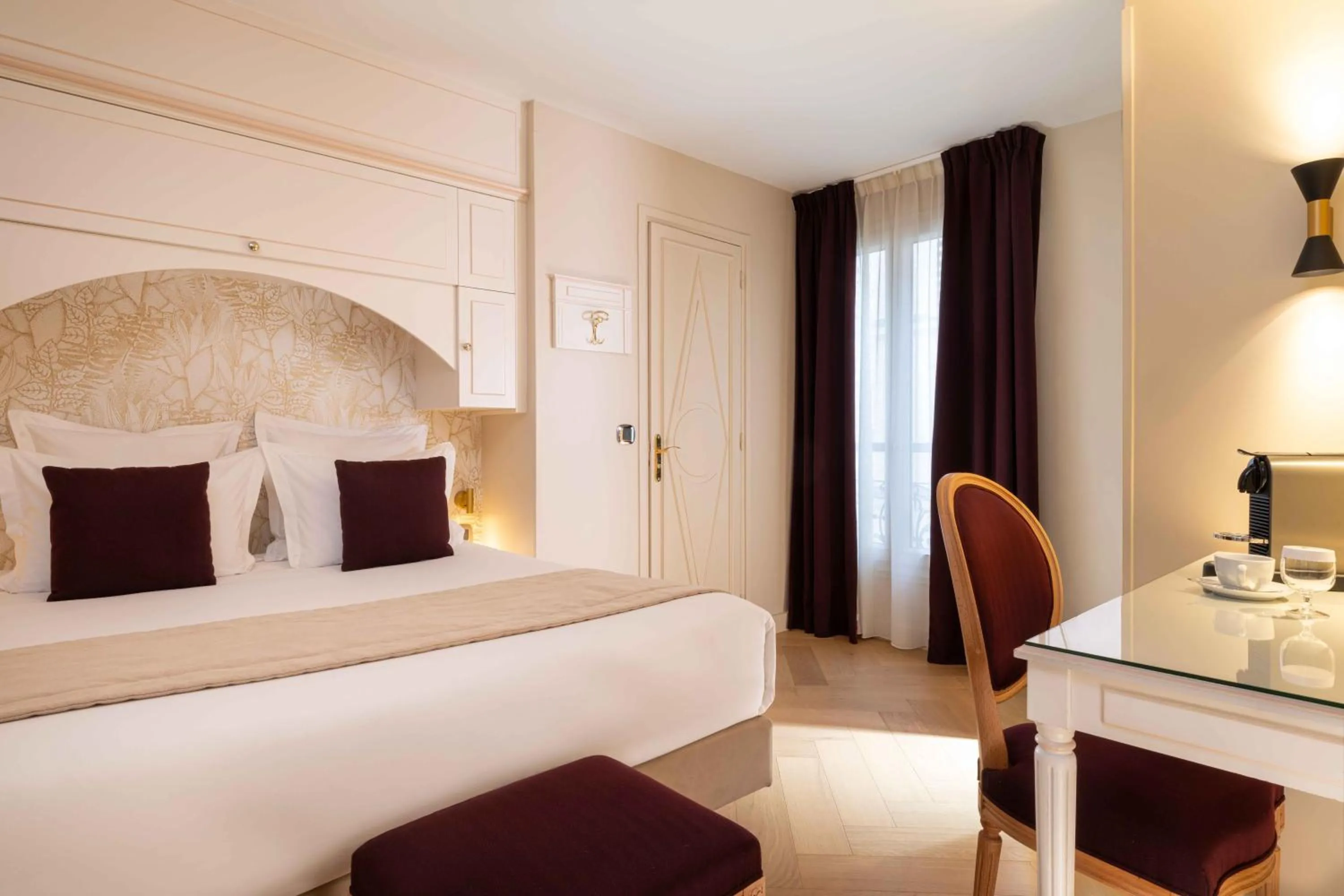 Bed in Queen Mary Opera