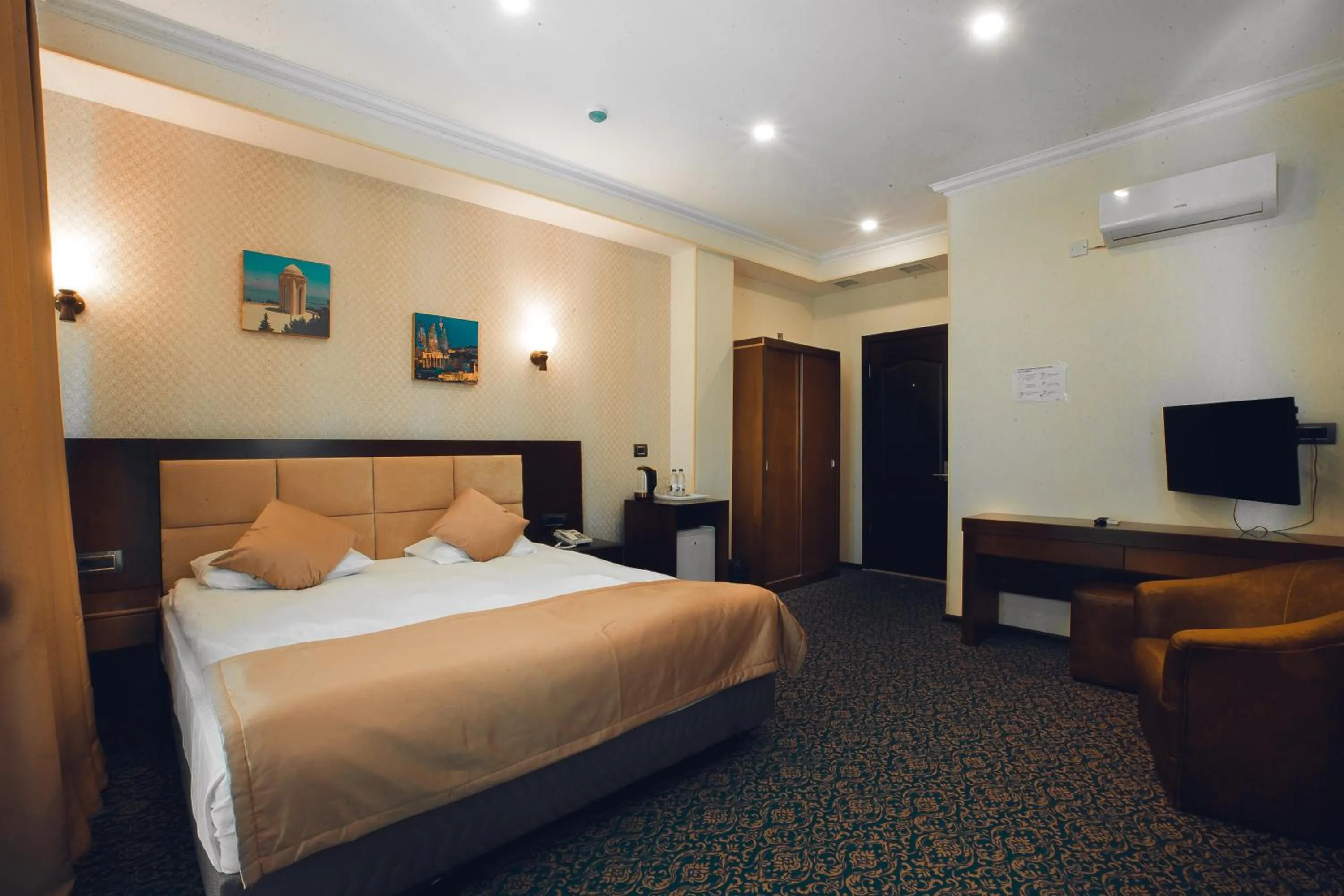 Photo of the whole room, Bed in Ruma Qala Hotel