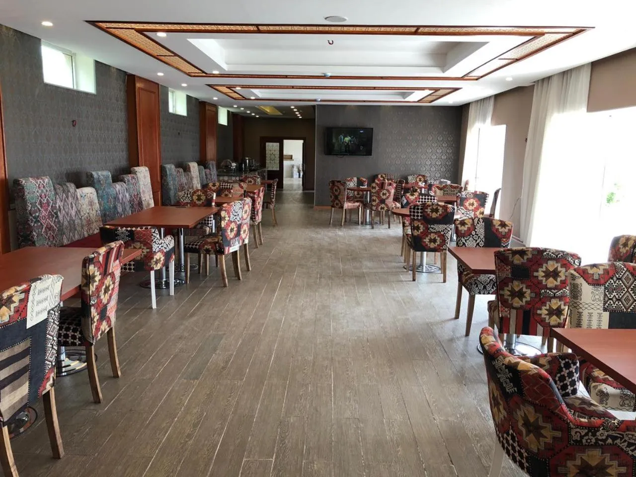 Restaurant/places to eat in Ruma Qala Hotel
