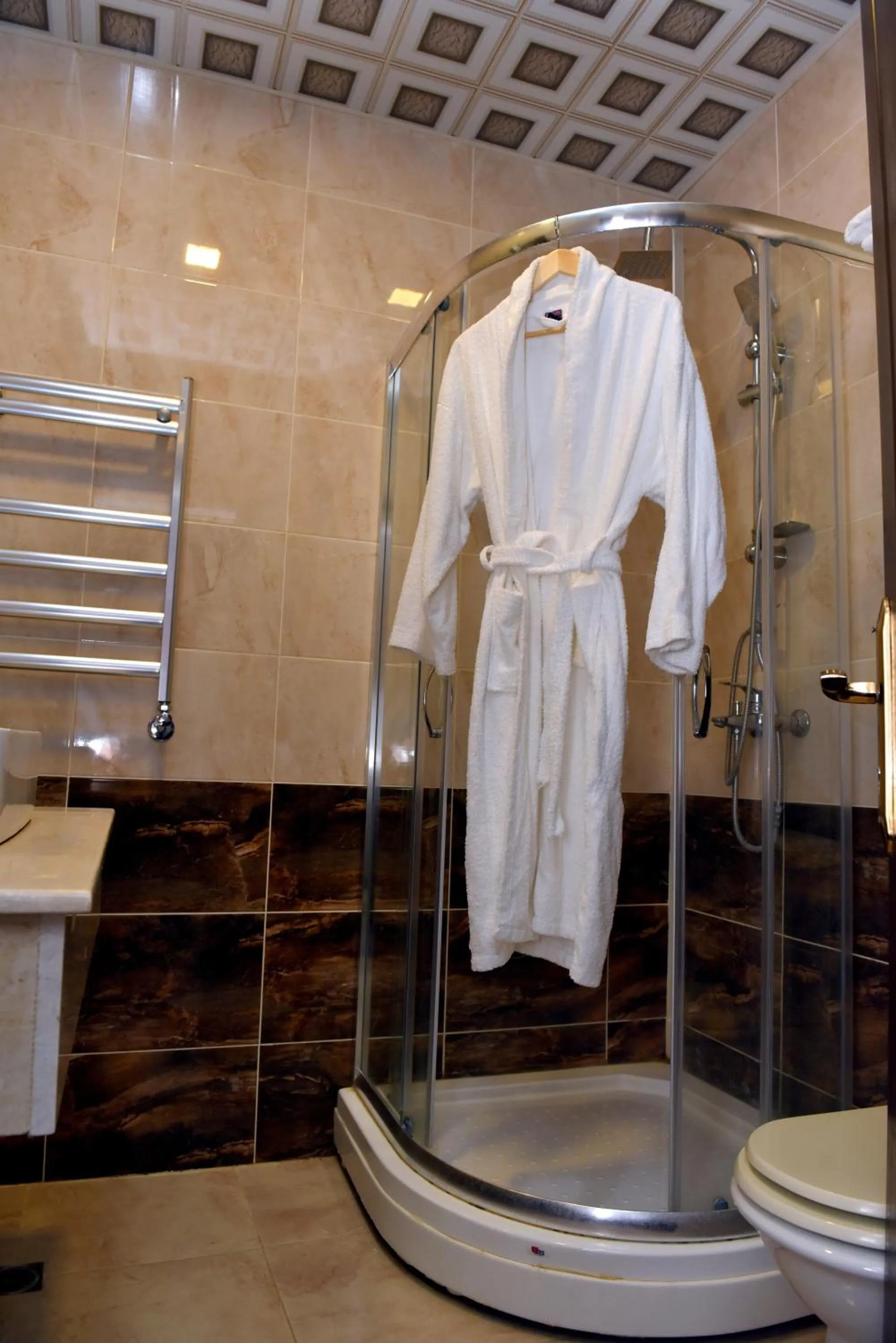 Bathroom in Ruma Qala Hotel