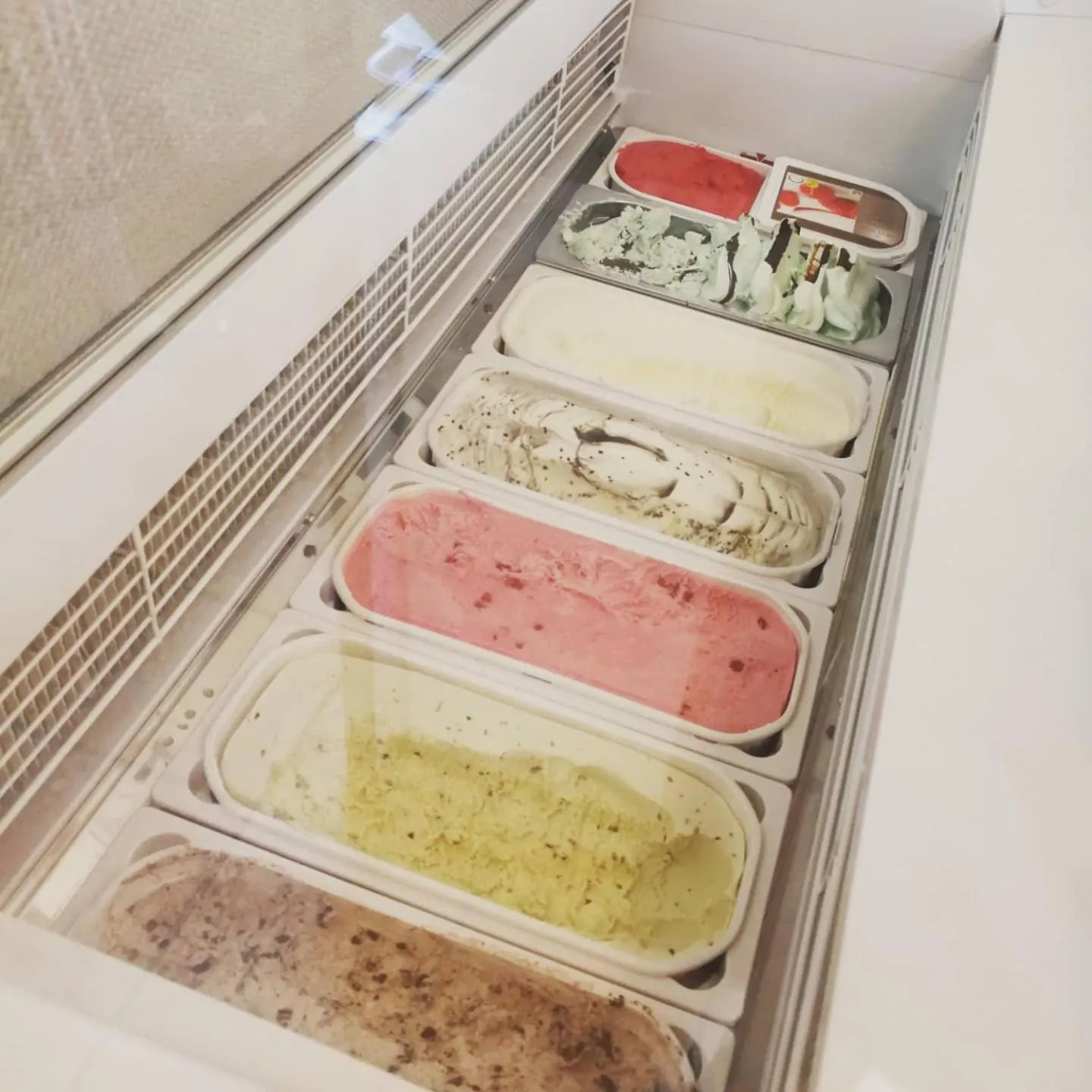 Food and drinks in Sjugare Gård Bed & Breakfast