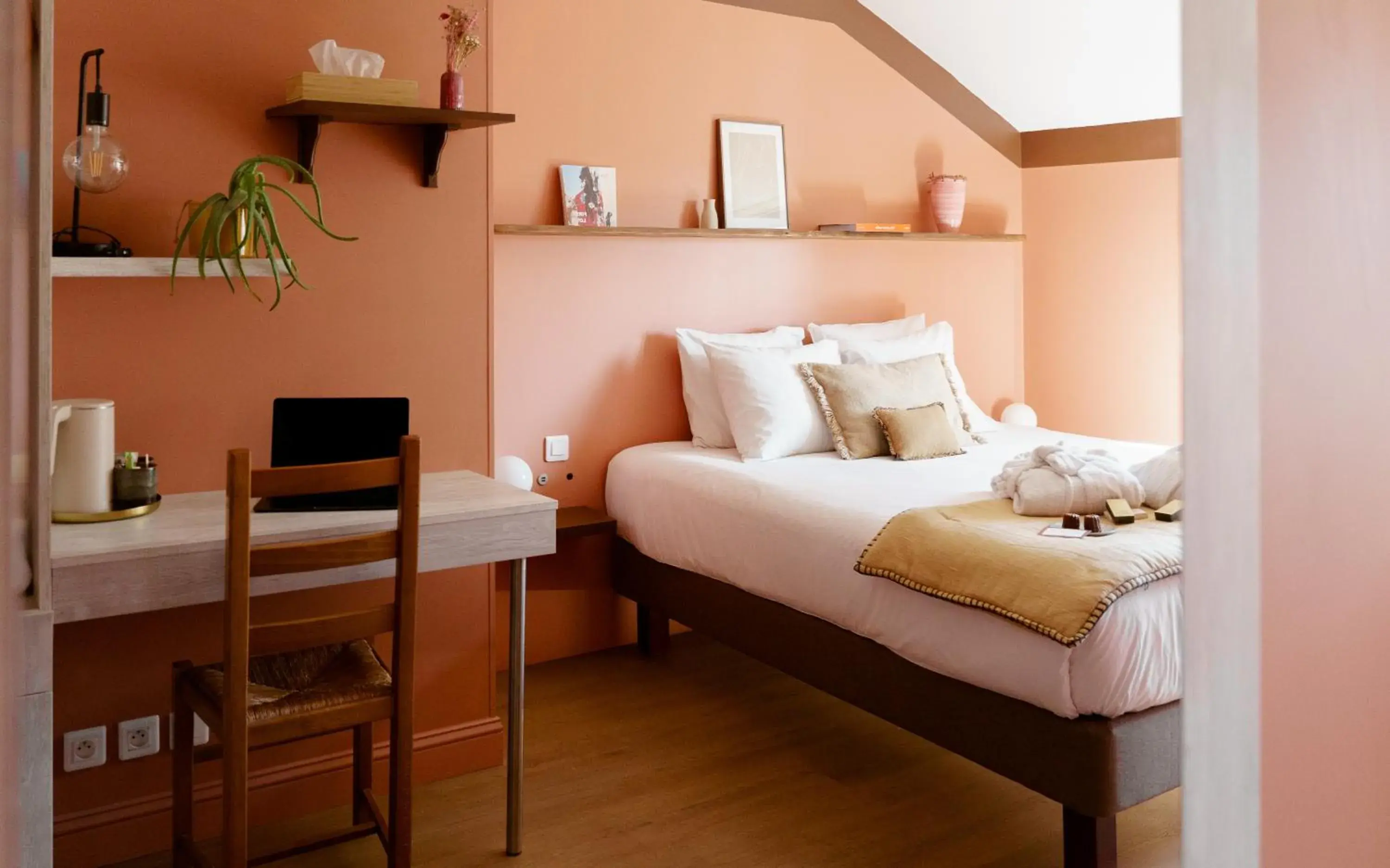 Superior Double Room with Garden View in ROSA Boutique Hotel - Bordeaux Centre Gare Superior Double Room with Garden View in ROSA Boutique Hotel - Bordeaux Centre Gare