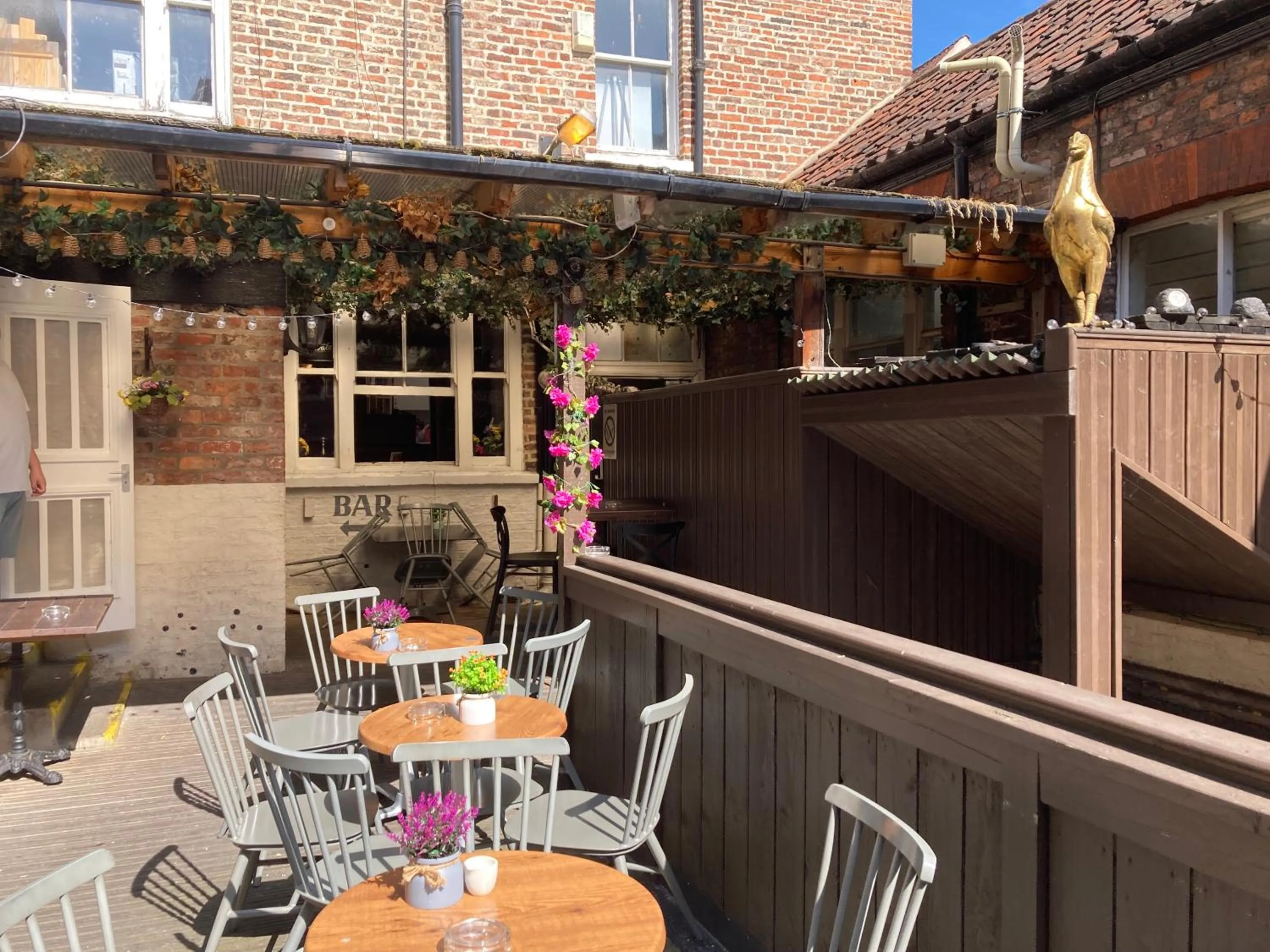 Balcony/Terrace in Golden Fleece York