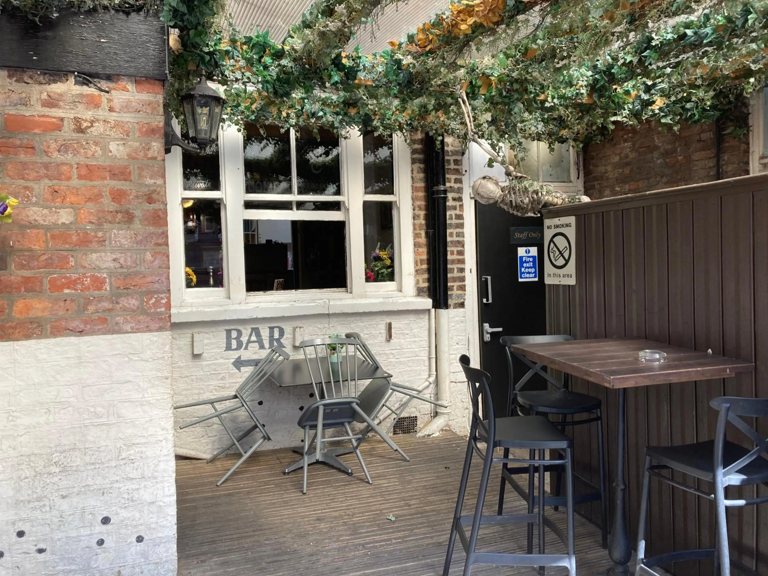 Balcony/Terrace in Golden Fleece York