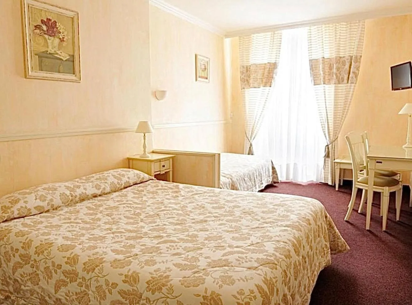Bed in Le Grand Hôtel