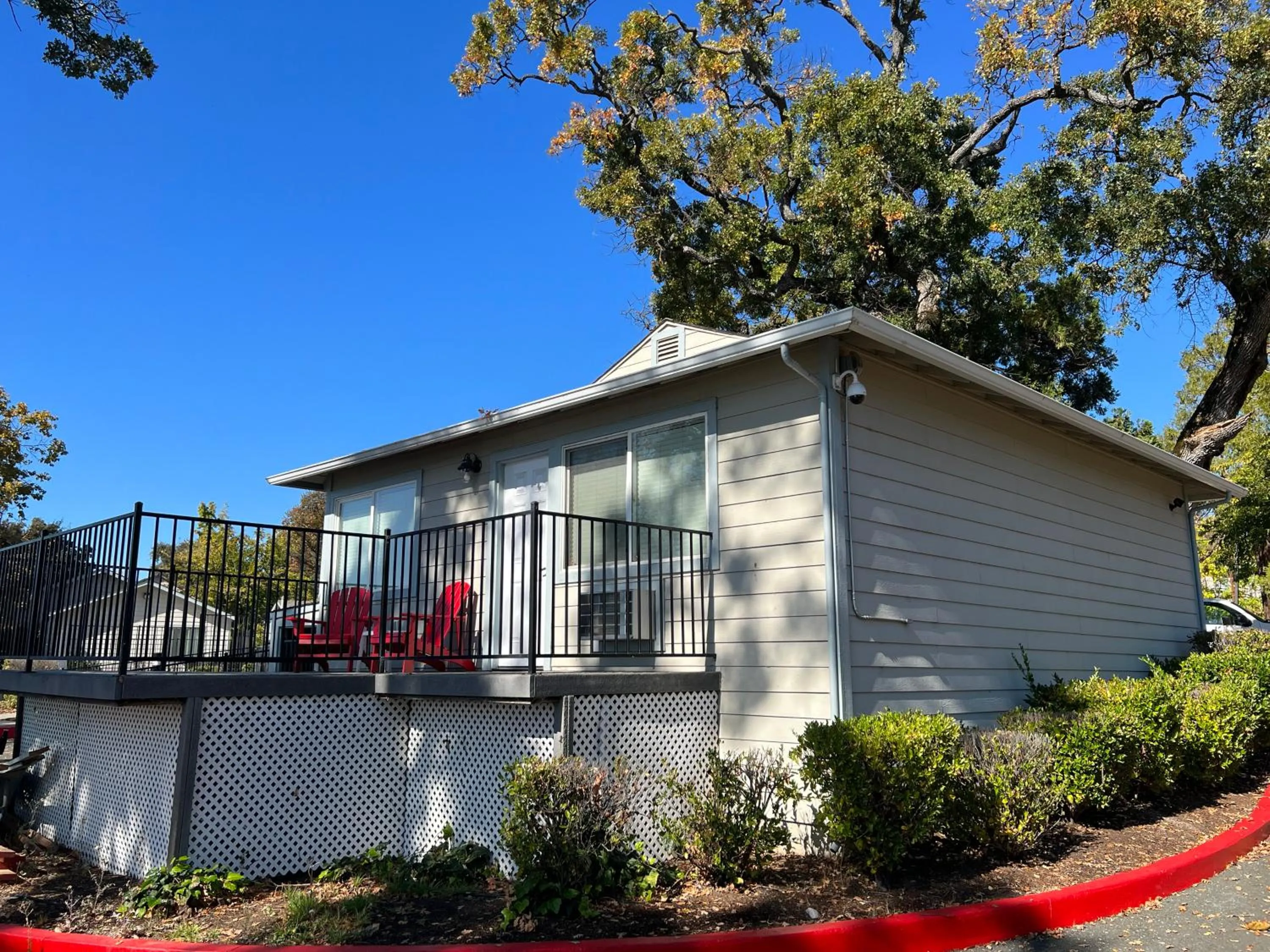 Clear Lake Cottages & Marina