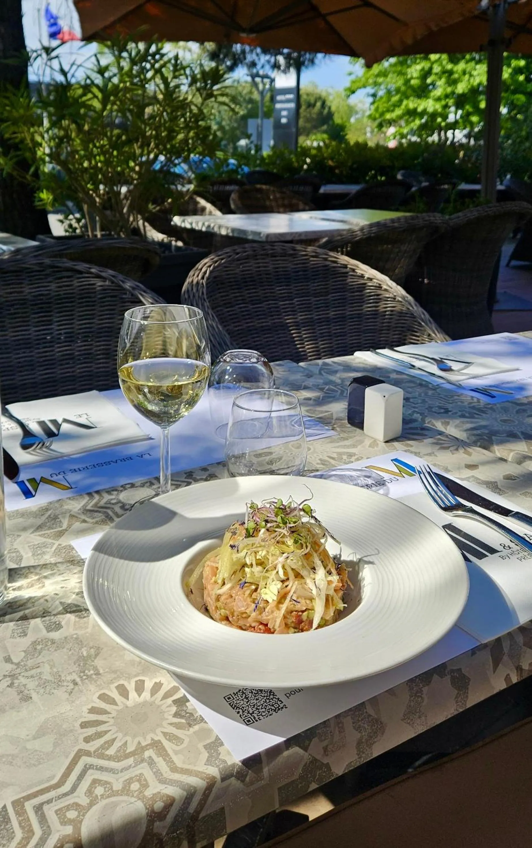 Food in Le M & Spa Bordeaux Aéroport by Hôtels & Préférence