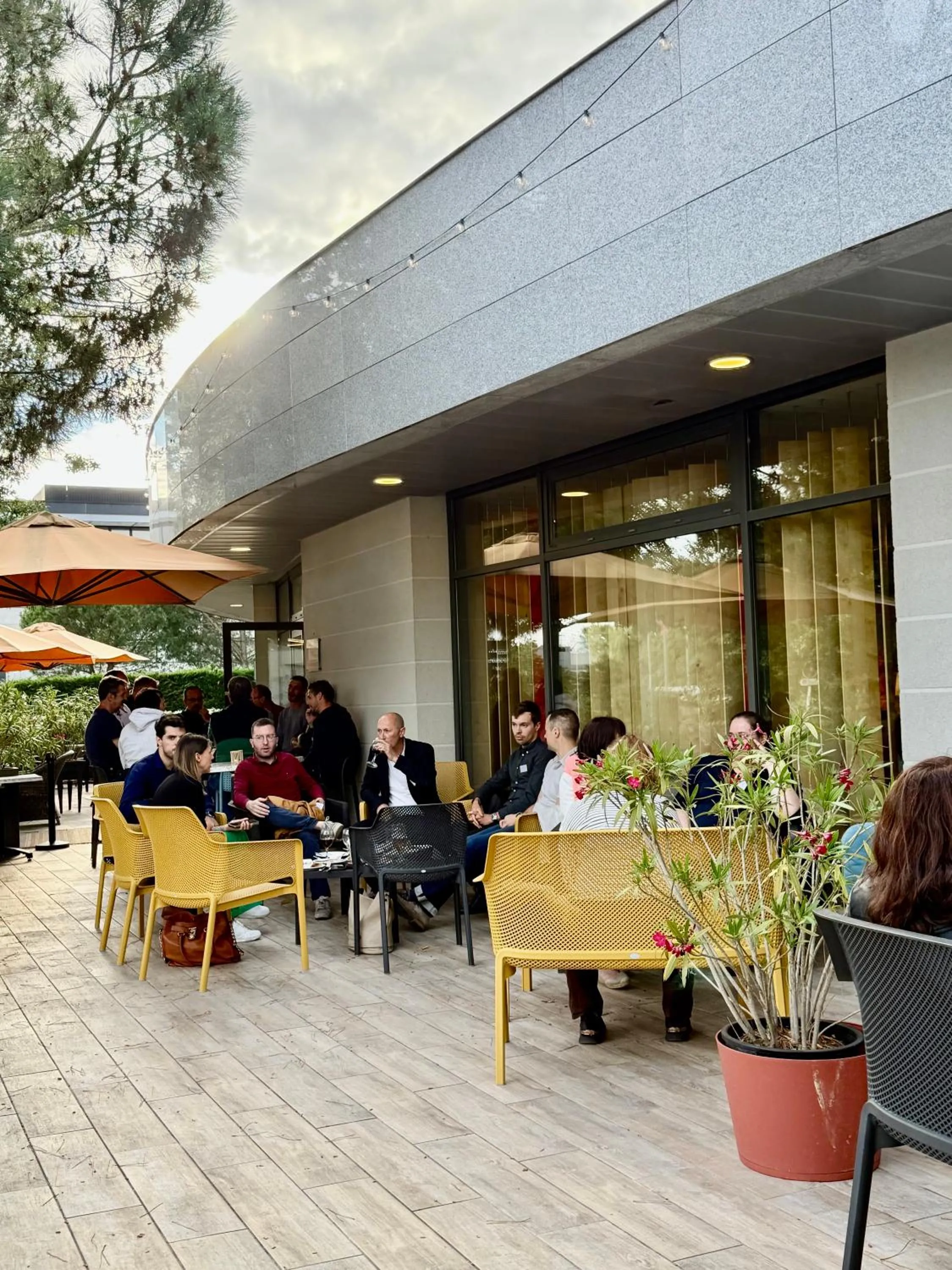 Patio in Le M & Spa Bordeaux Aéroport by Hôtels & Préférence