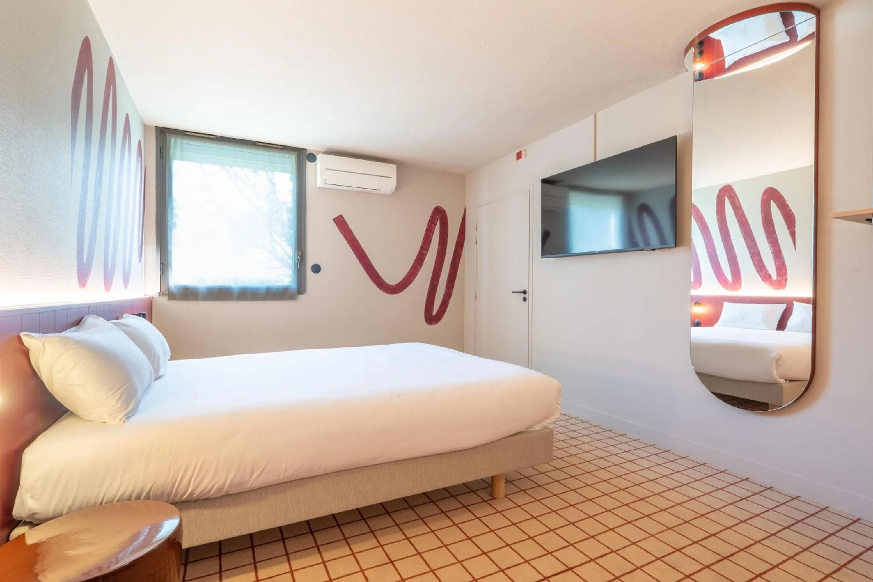 Bedroom, Bed in Best Western Hôtel du Phare