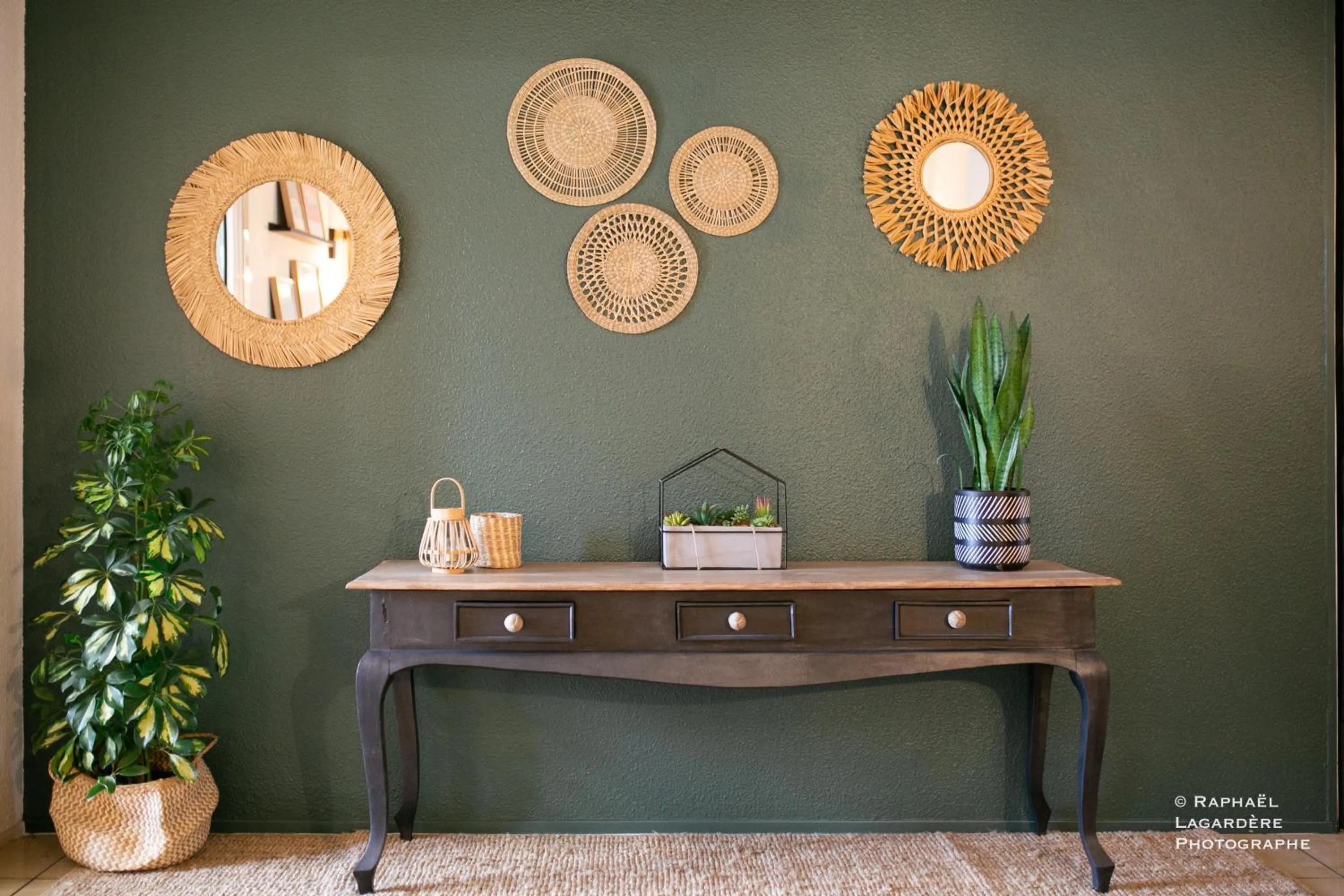 Decorative detail in The Originals City Hôtel Bordeaux Porte du Bassin