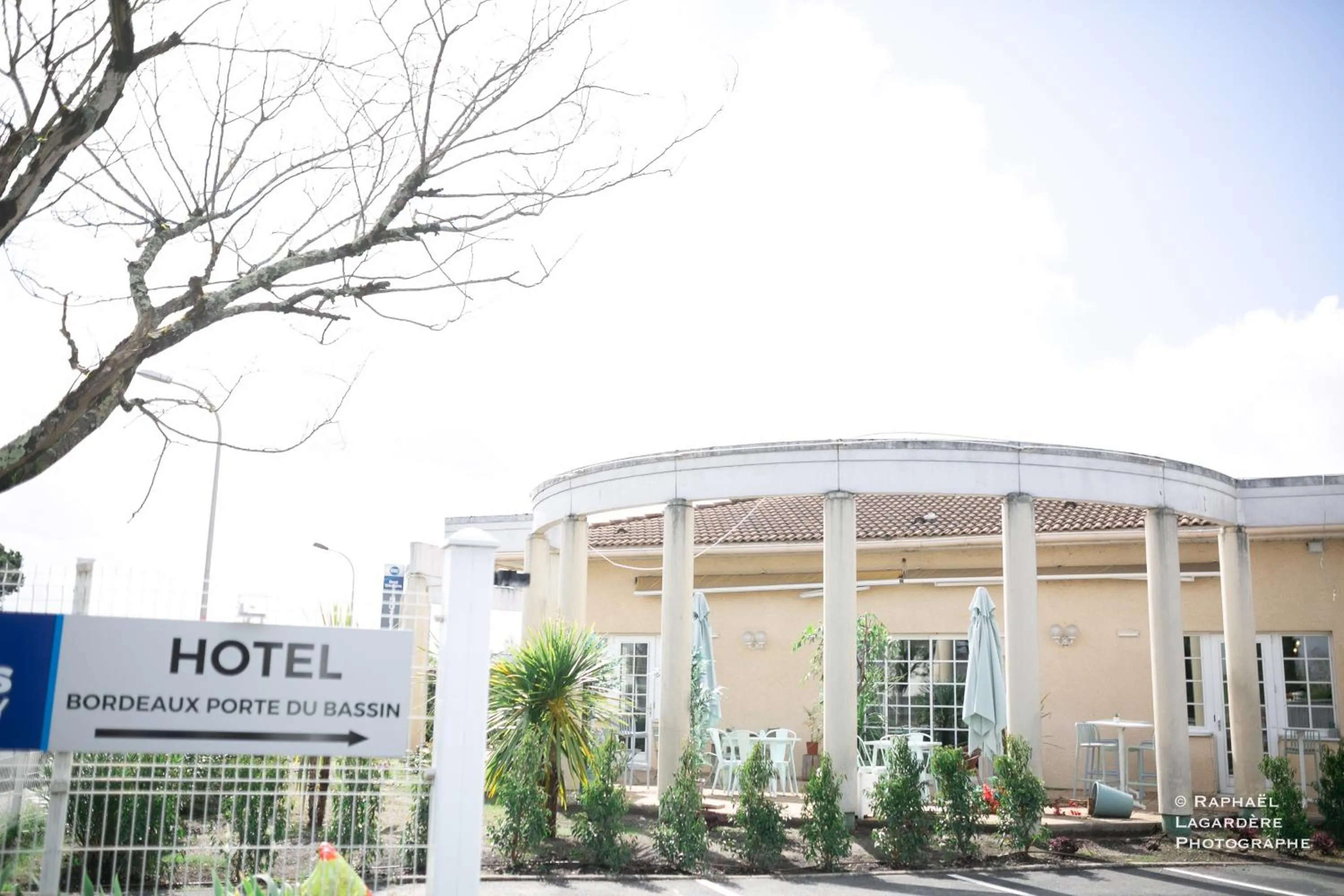 Patio in The Originals City Hôtel Bordeaux Porte du Bassin