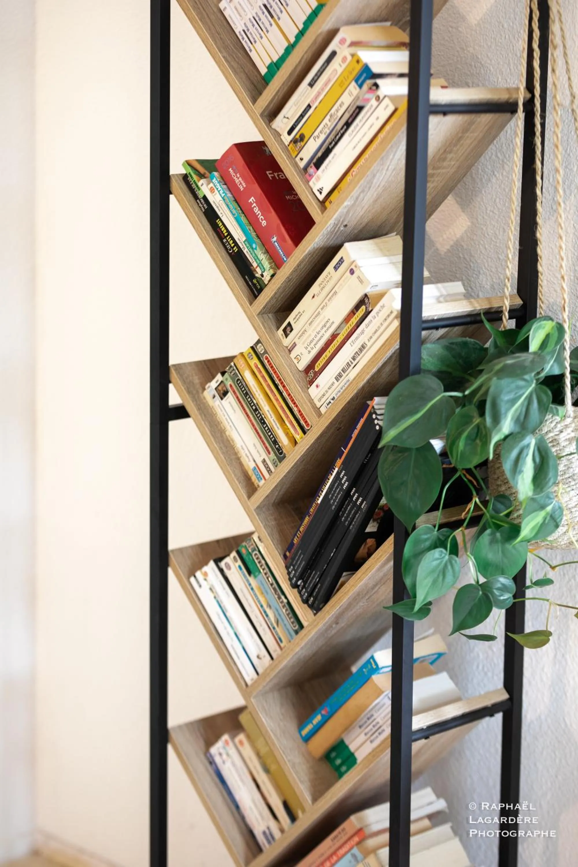 Decorative detail in The Originals City Hôtel Bordeaux Porte du Bassin