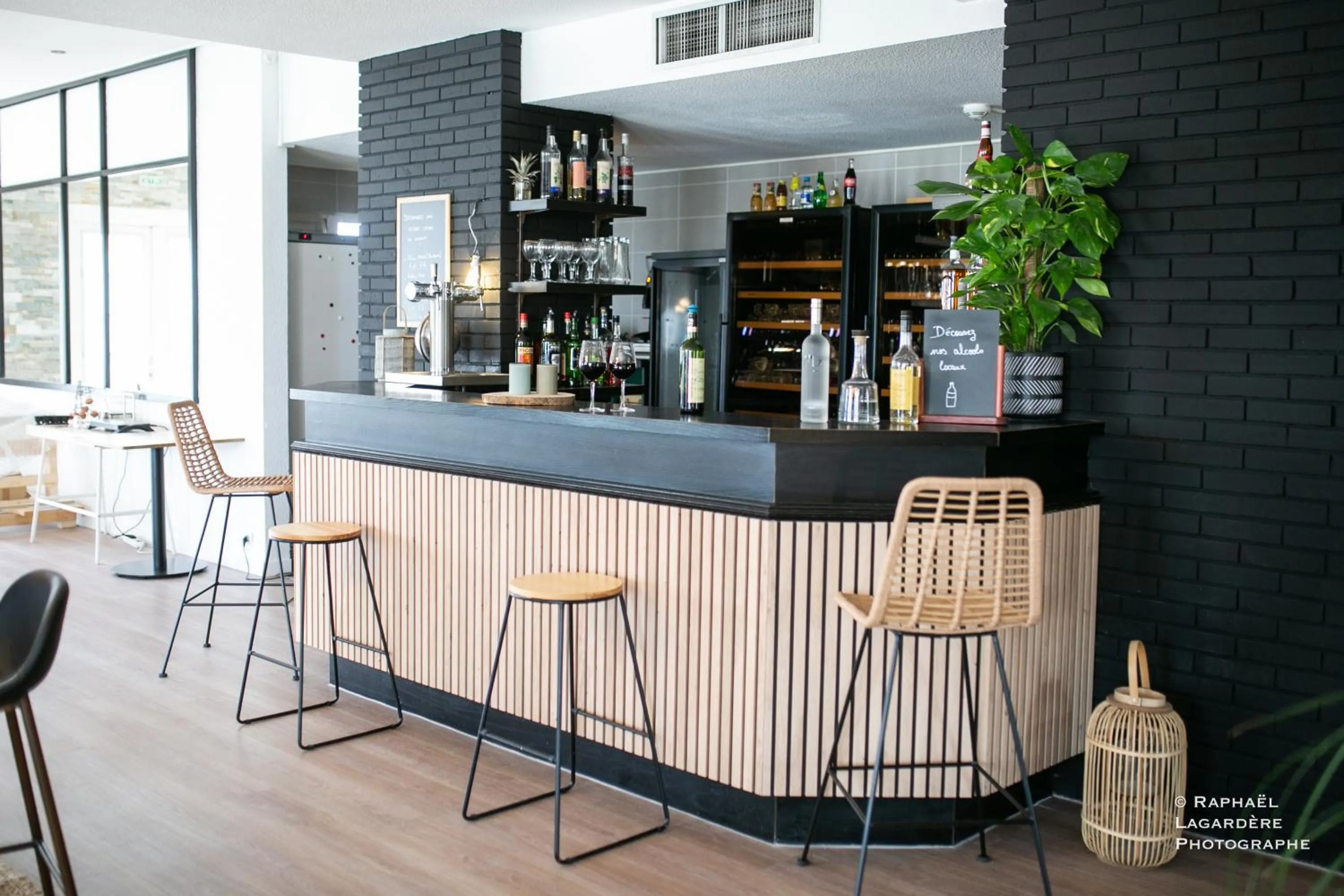 Restaurant/places to eat in The Originals City Hôtel Bordeaux Porte du Bassin