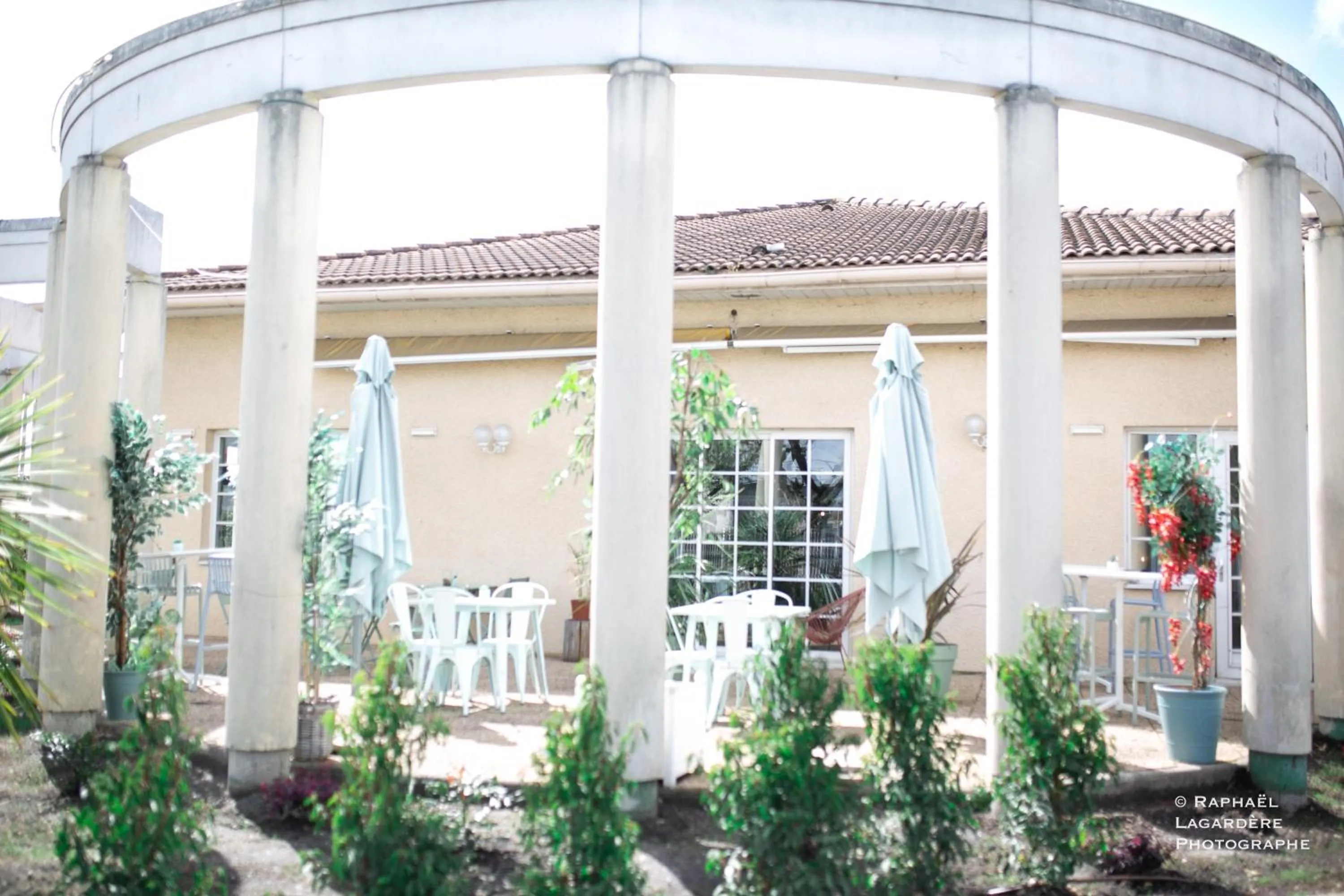 Patio in The Originals City Hôtel Bordeaux Porte du Bassin