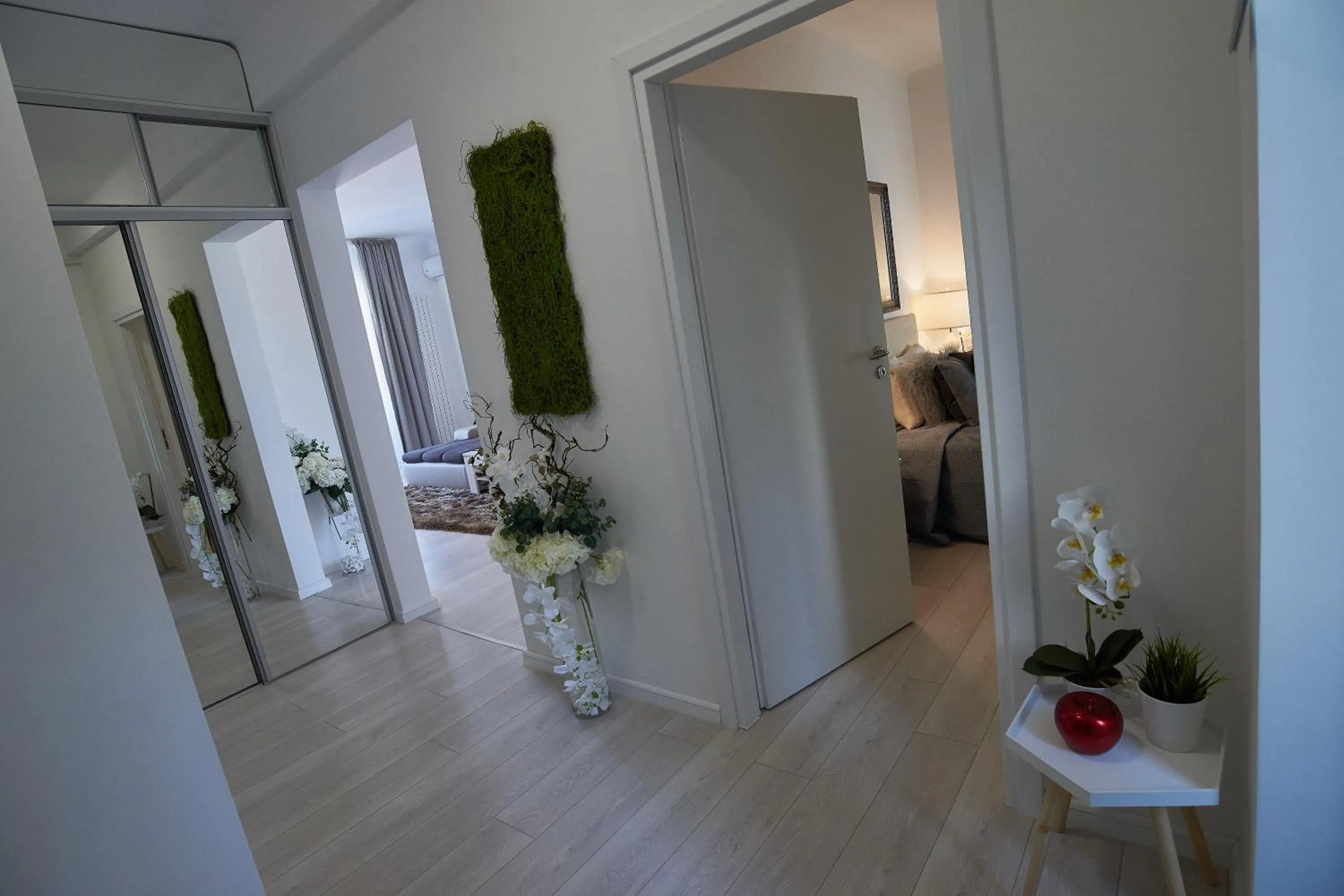 Decorative detail in Metropole Apartments Old Town