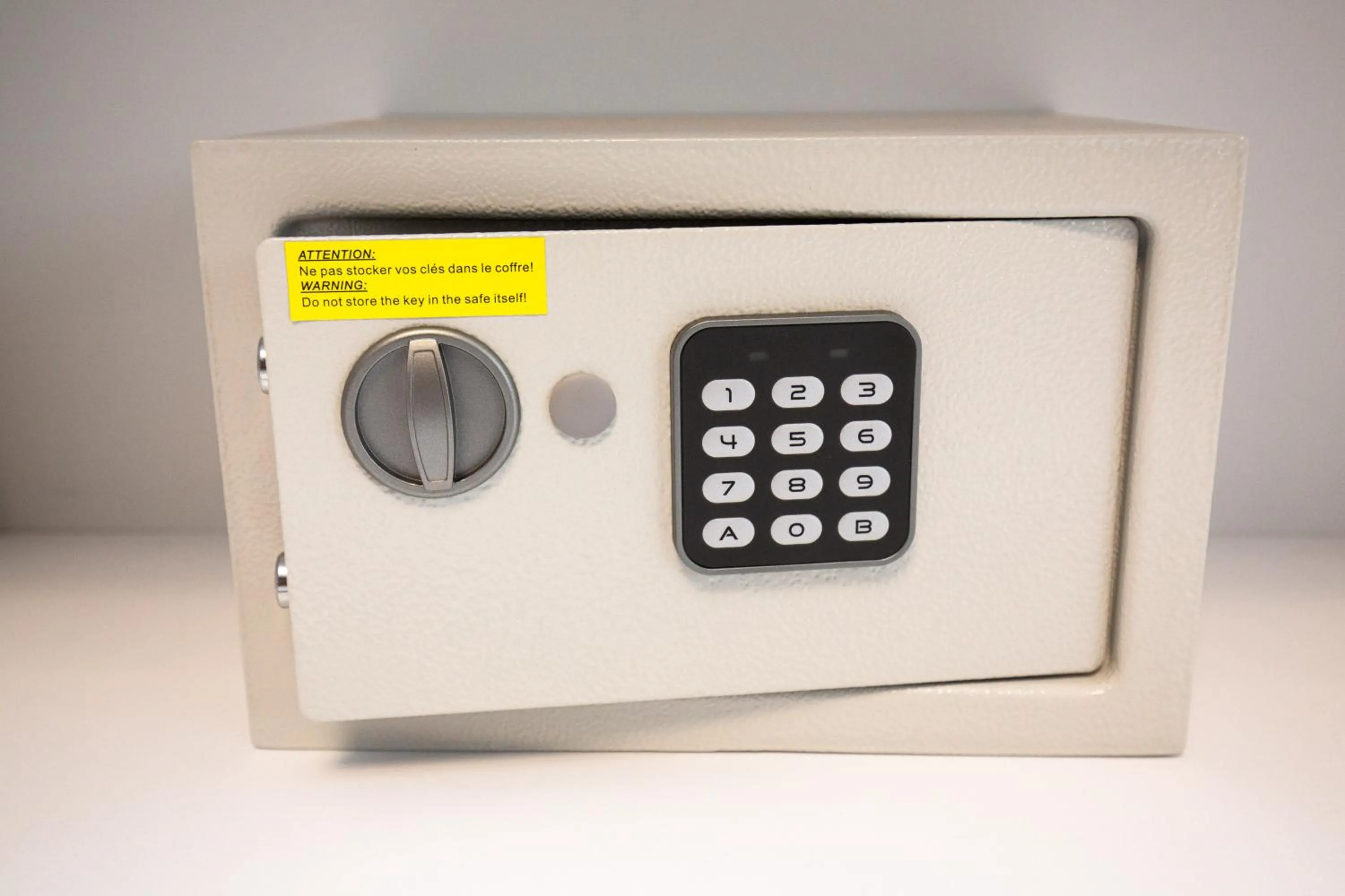 safe in Metropole Apartments Old Town